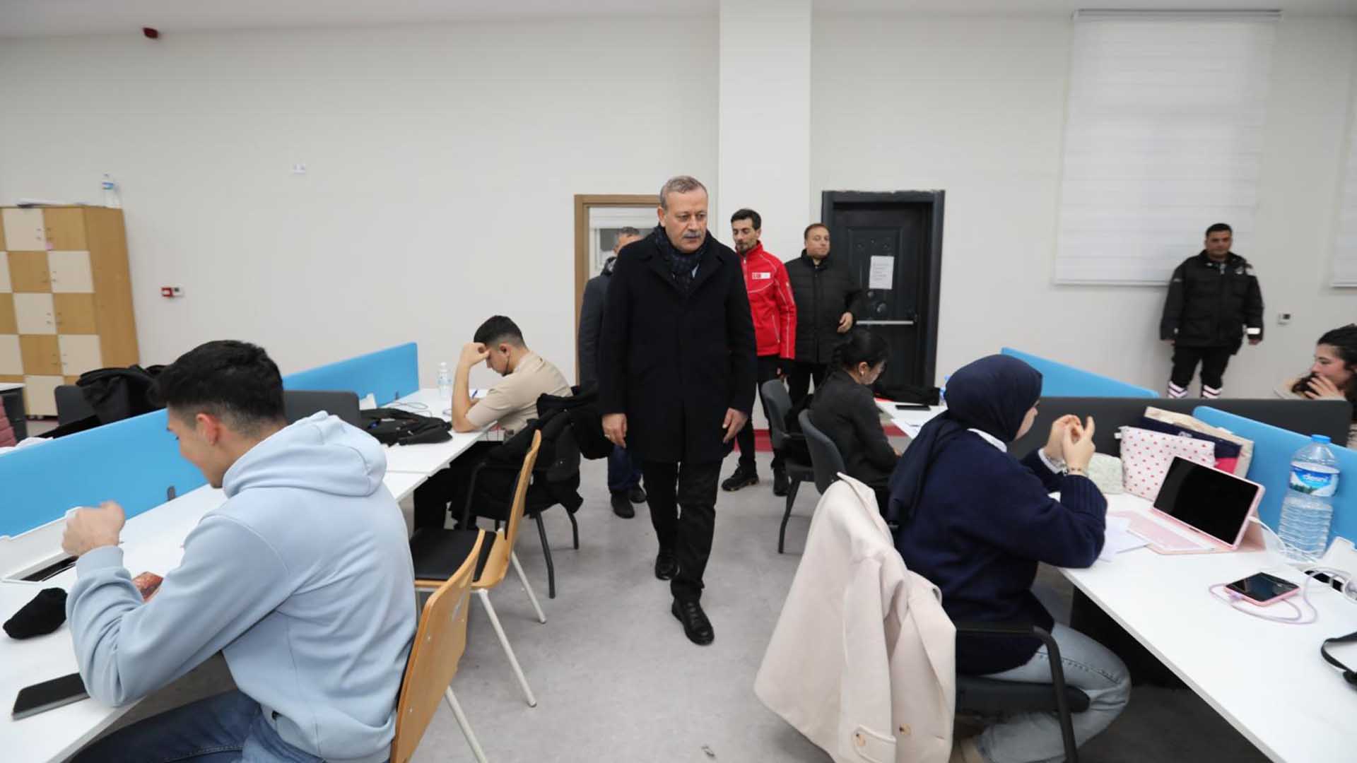 Bitlis Eren Üniversitesi Öğrencilerine Final Haftasında Sıcak Çorba Ikramı 3