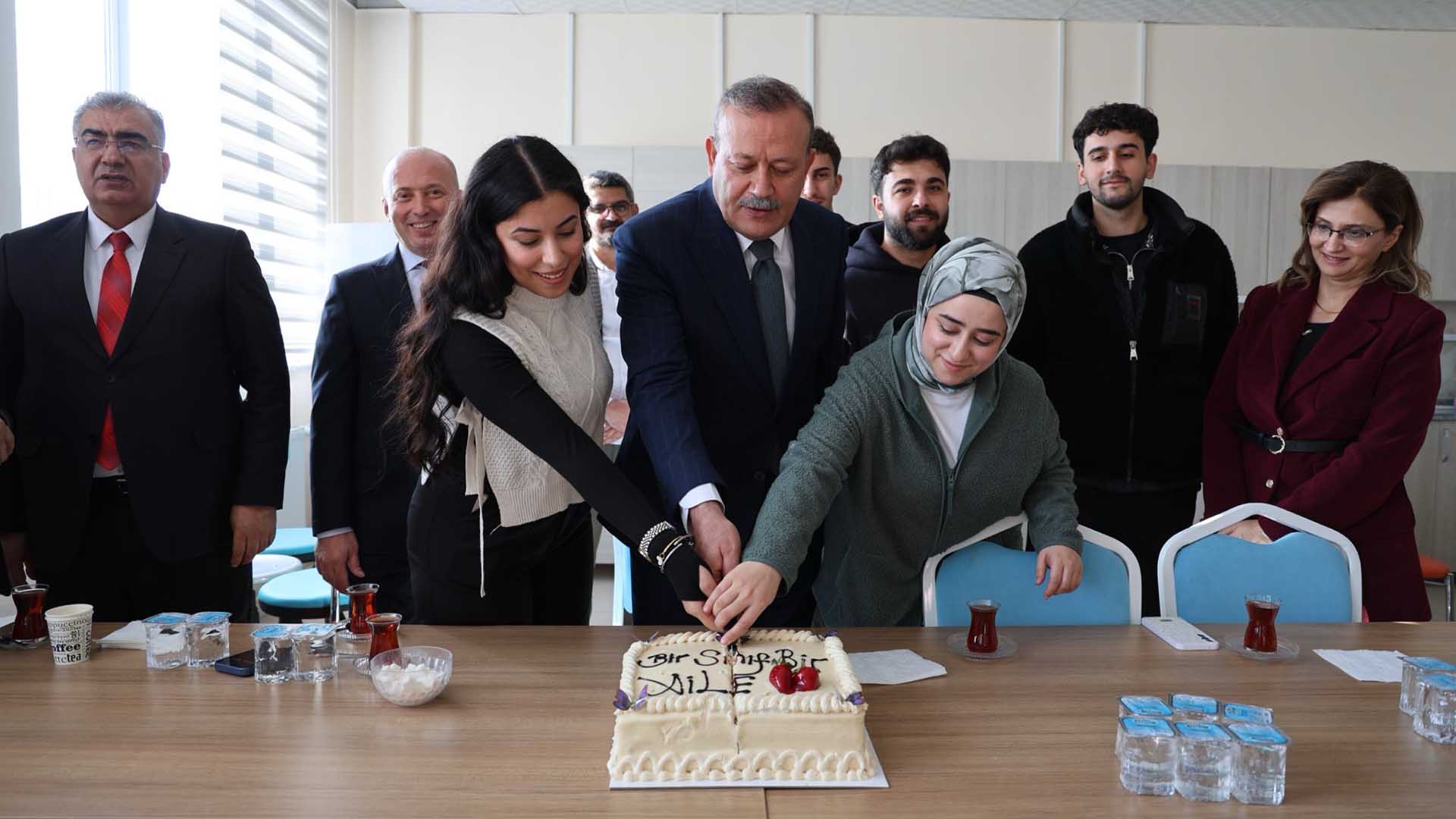 Bitlis Eren Üniversitesi'nde Dönem Sonu Değerlendirme Toplantısı Yapıldı