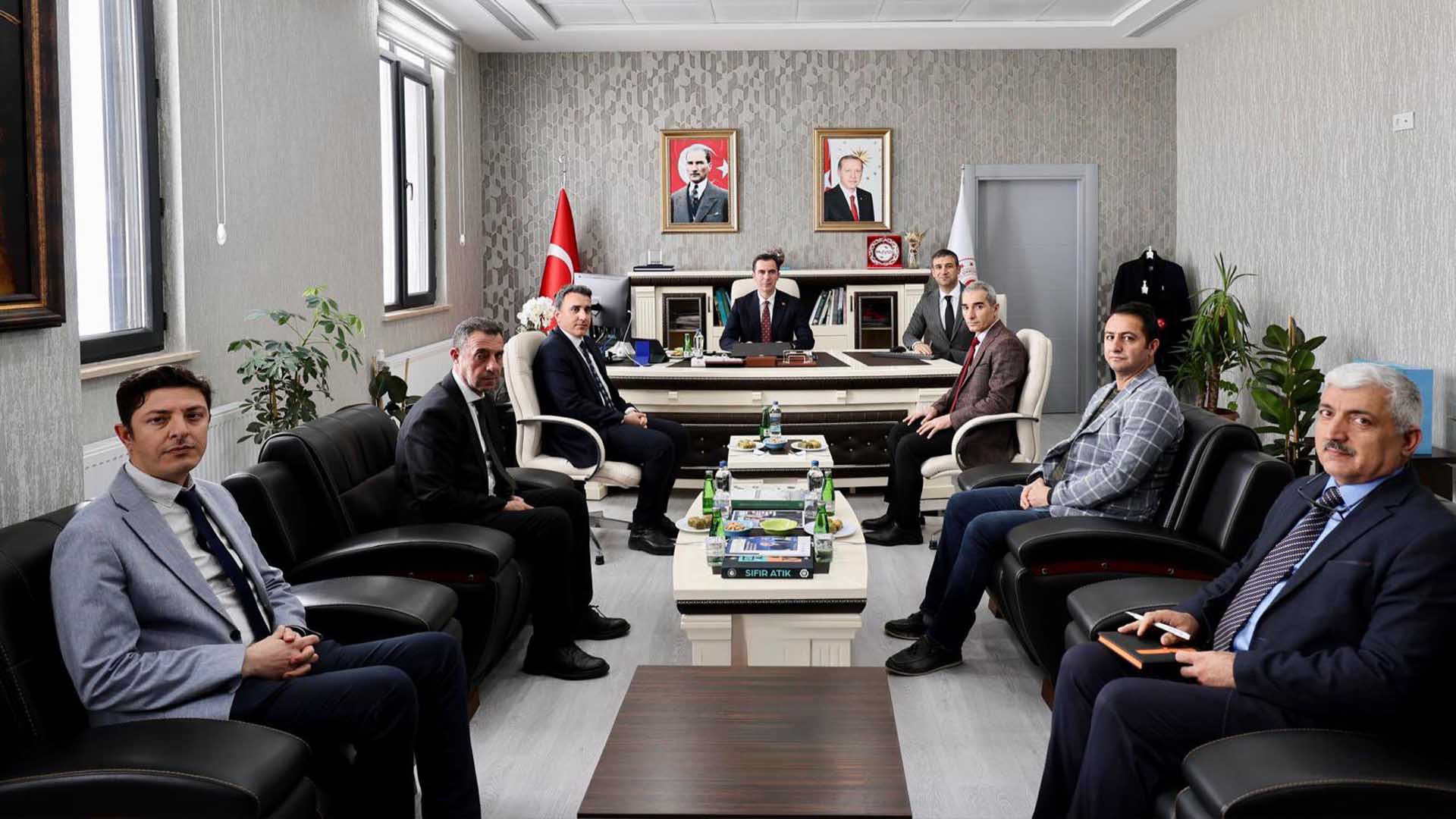 Bitlis Valisi Karakaya, Çevre, Şehircilik Ve İklim Değişikliği İl Müdürlüğünü Ziyaret Etti 2