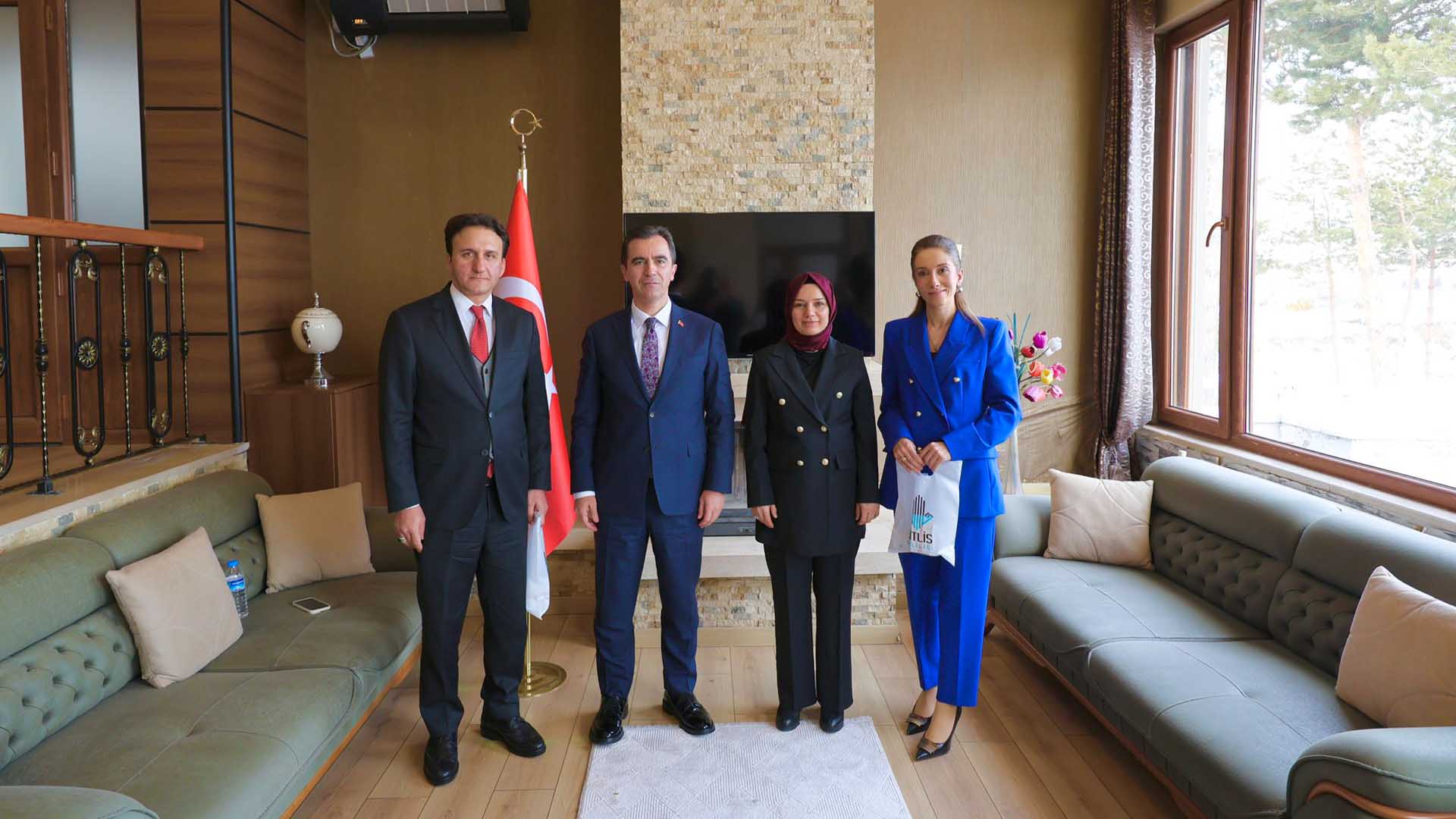 Bitlis Valisi Karakaya’dan Mülki İdare Amirlerine İdareciler Günü Tebriği