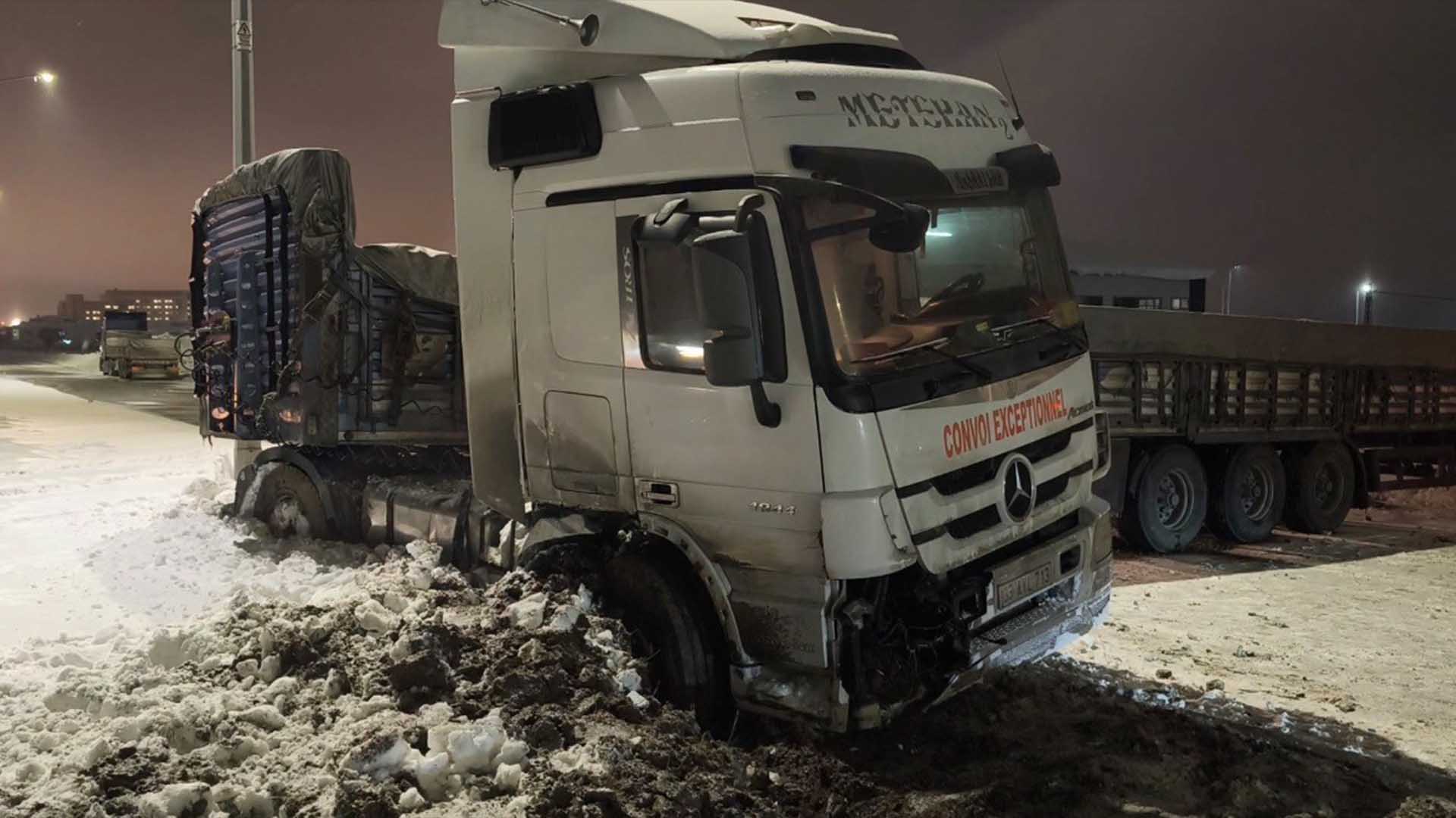 Bitlis'te İki Araç Feci Çarpıştı, 1 Kişi Yaralandı 2-1