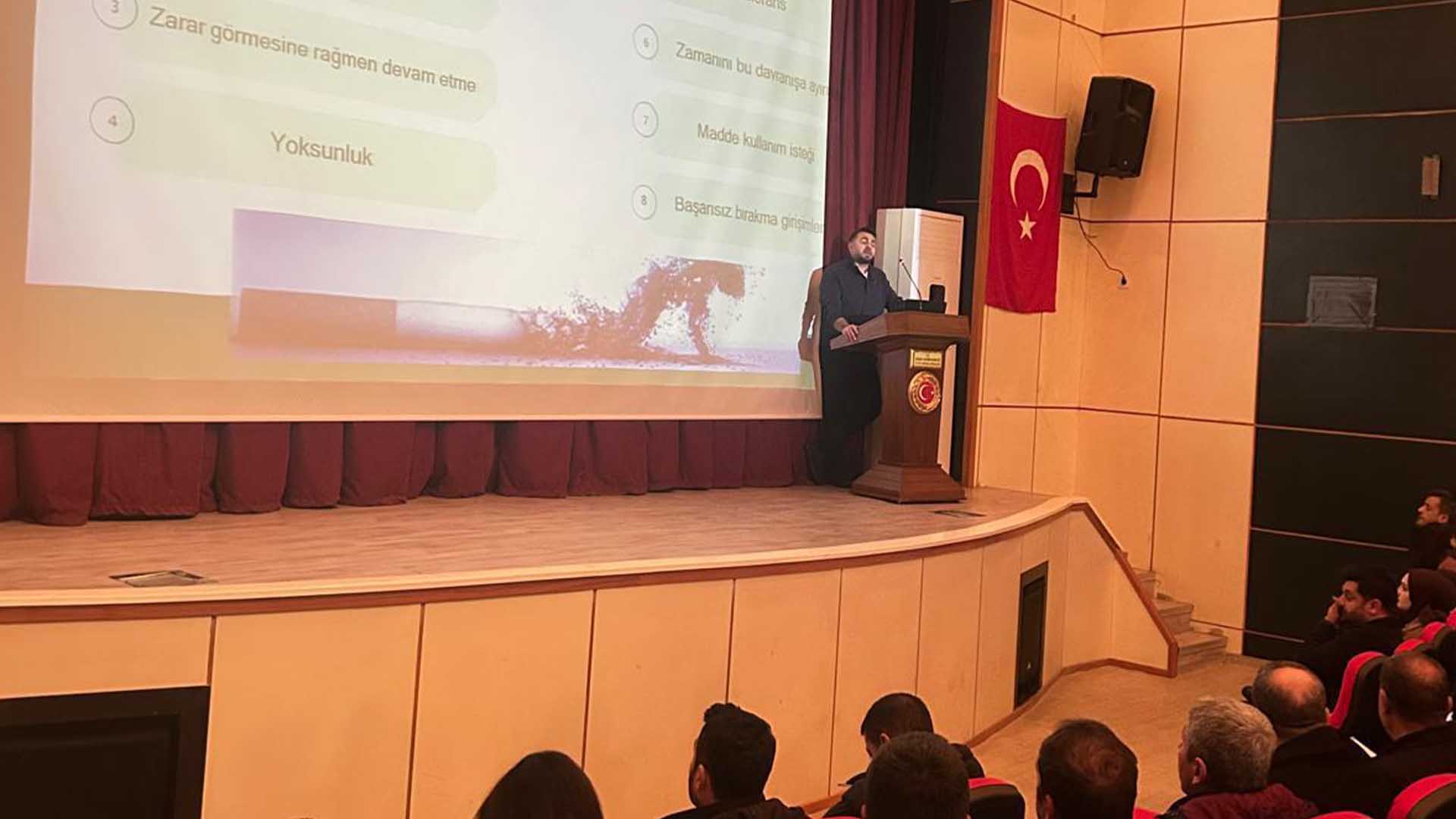 Bitlis’te Okul Ve Kurum Personeline Bağımlılıkla Mücadele Eğitimi 3