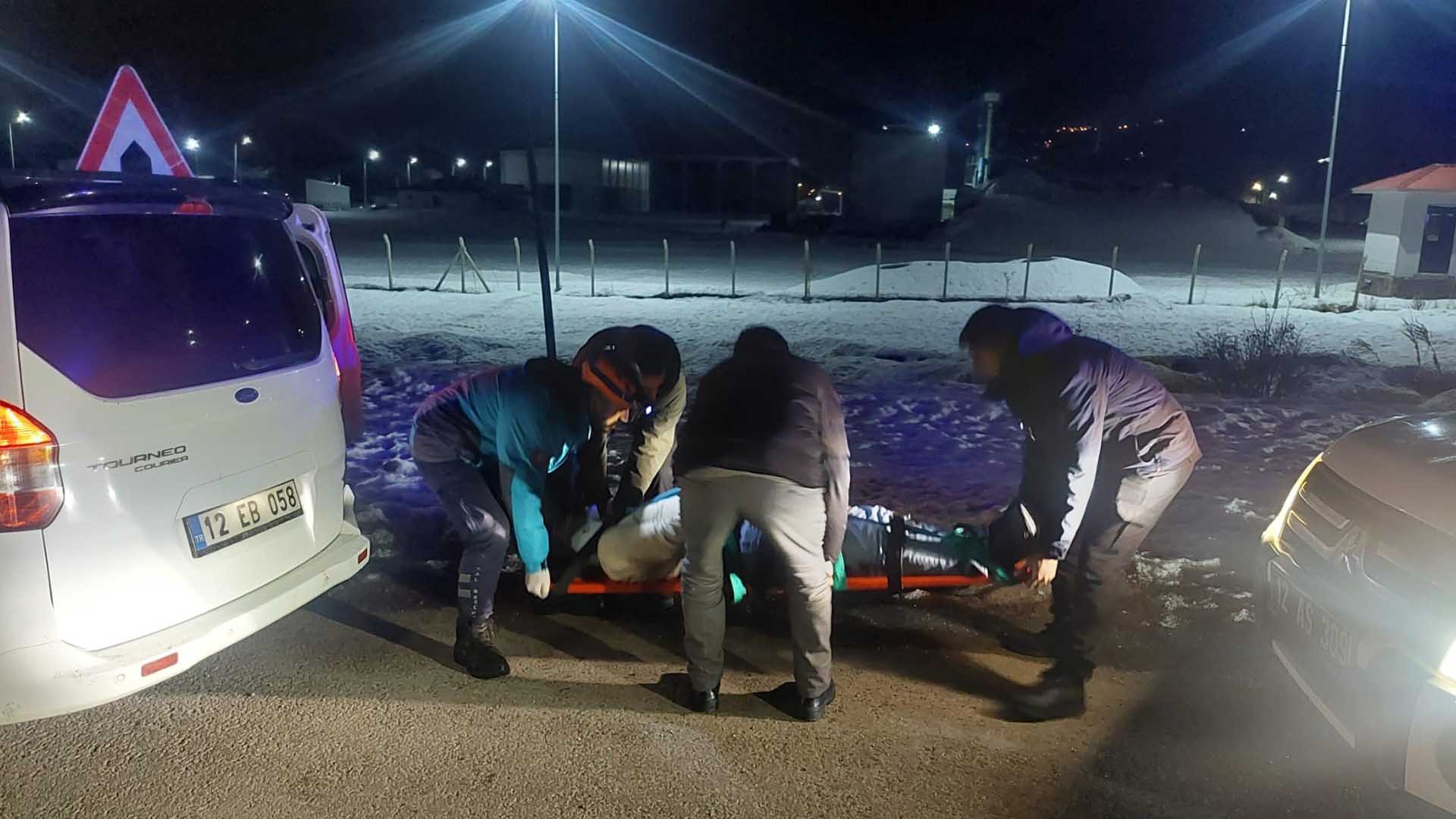 Muş Karayolunda Domuz Sürüsüne Çarpan Otomobilde 3 Kişi Yaralandı 3