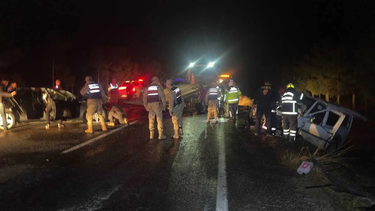 Sanliurfada Iki Arac Carpisti 7 Yarali