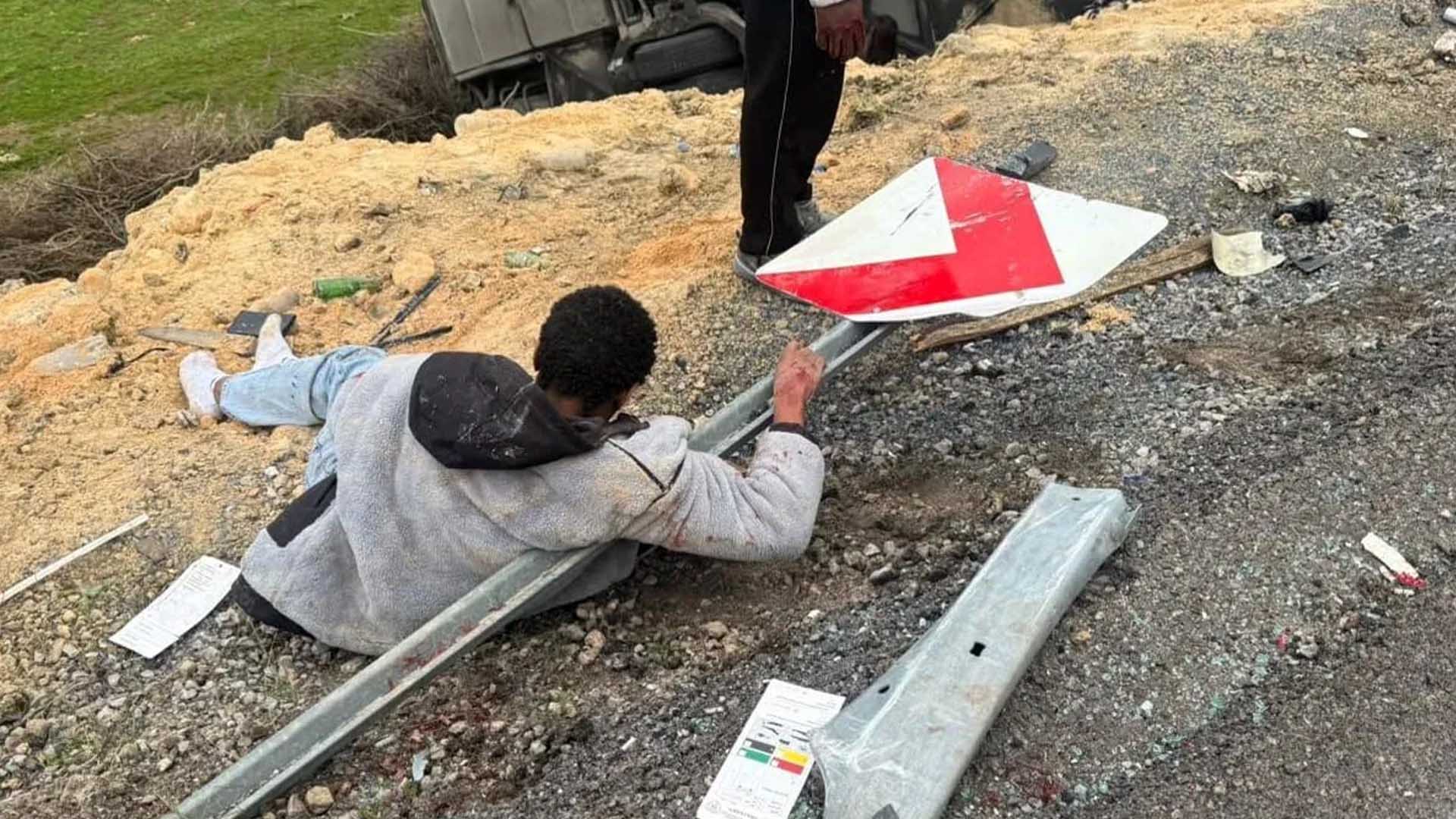 Antalya'da Yolcu Otobüsü Bariyerlere Çarparak Devrildi, 8 Ölü, 26 Yaralı 5