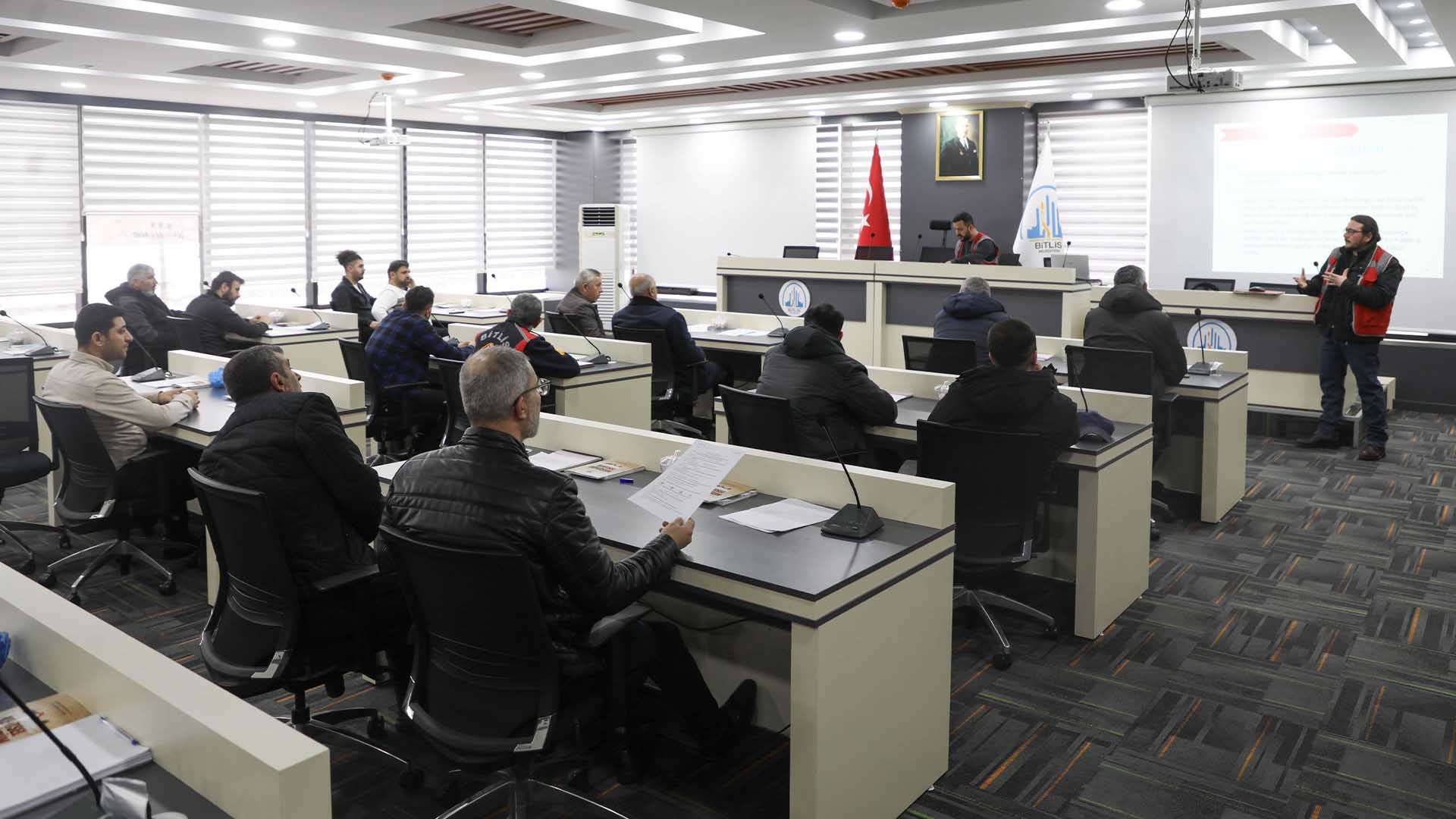 Bitlis Belediyesi Personellerine Iş Sağlığı Ve Güvenliği Eğitimi Verildi 1