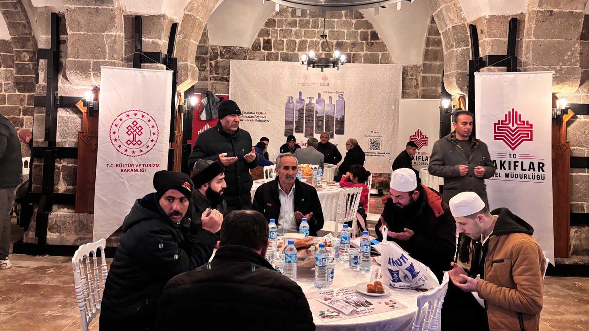 Bitlis Vakıflar Müdürlüğü Ramazan’ın İlk Gününde 7 İlde İftar Sofraları Kurdu 2