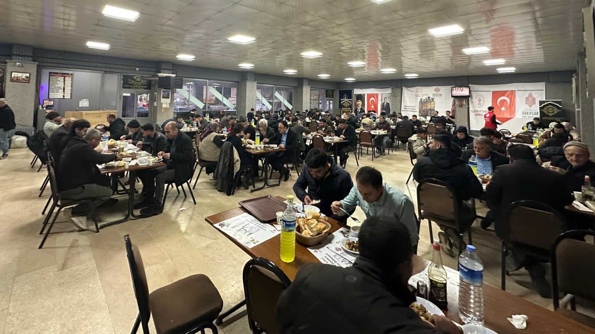 Bitlis Vakıflar Müdürlüğü Ramazan’ın İlk Gününde 7 İlde İftar Sofraları Kurdu 5