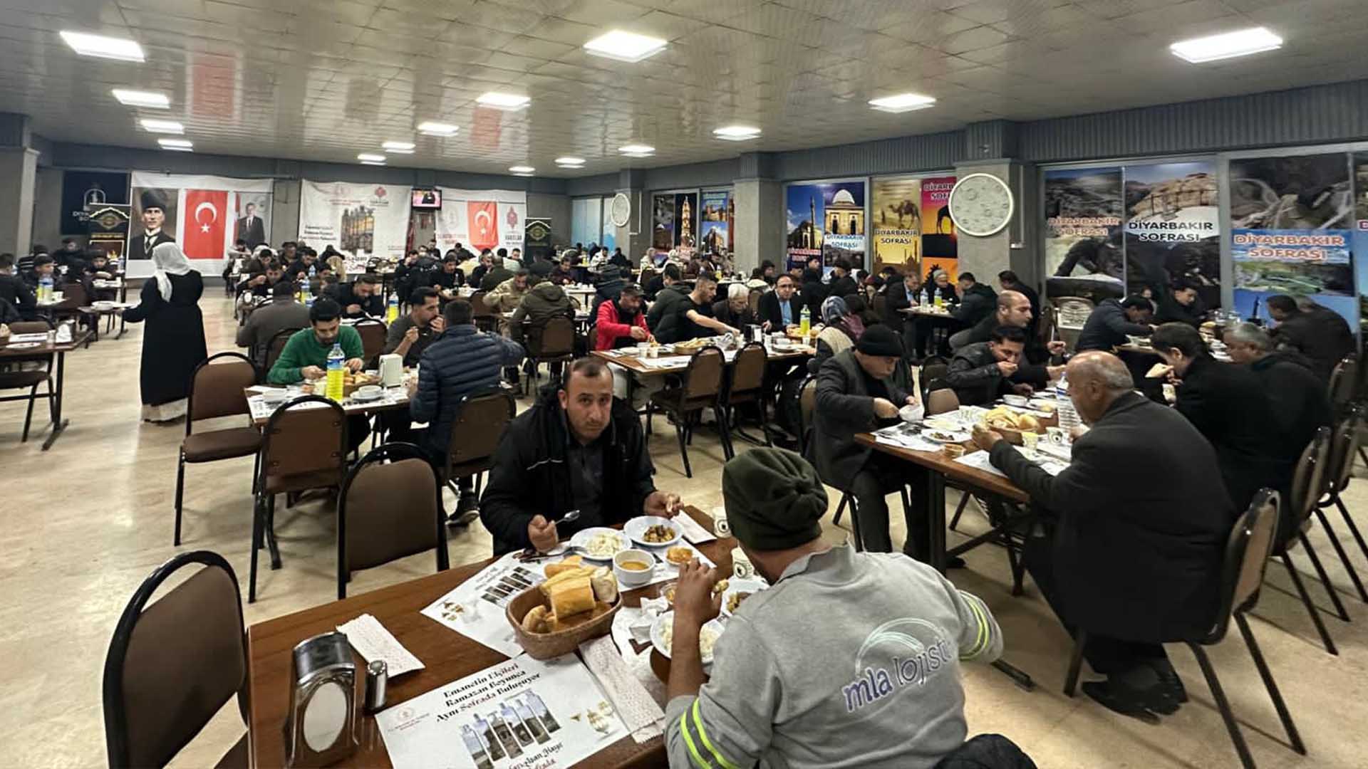 Bitlis Vakıflar Müdürlüğü Ramazan’ın İlk Gününde 7 İlde İftar Sofraları Kurdu 6