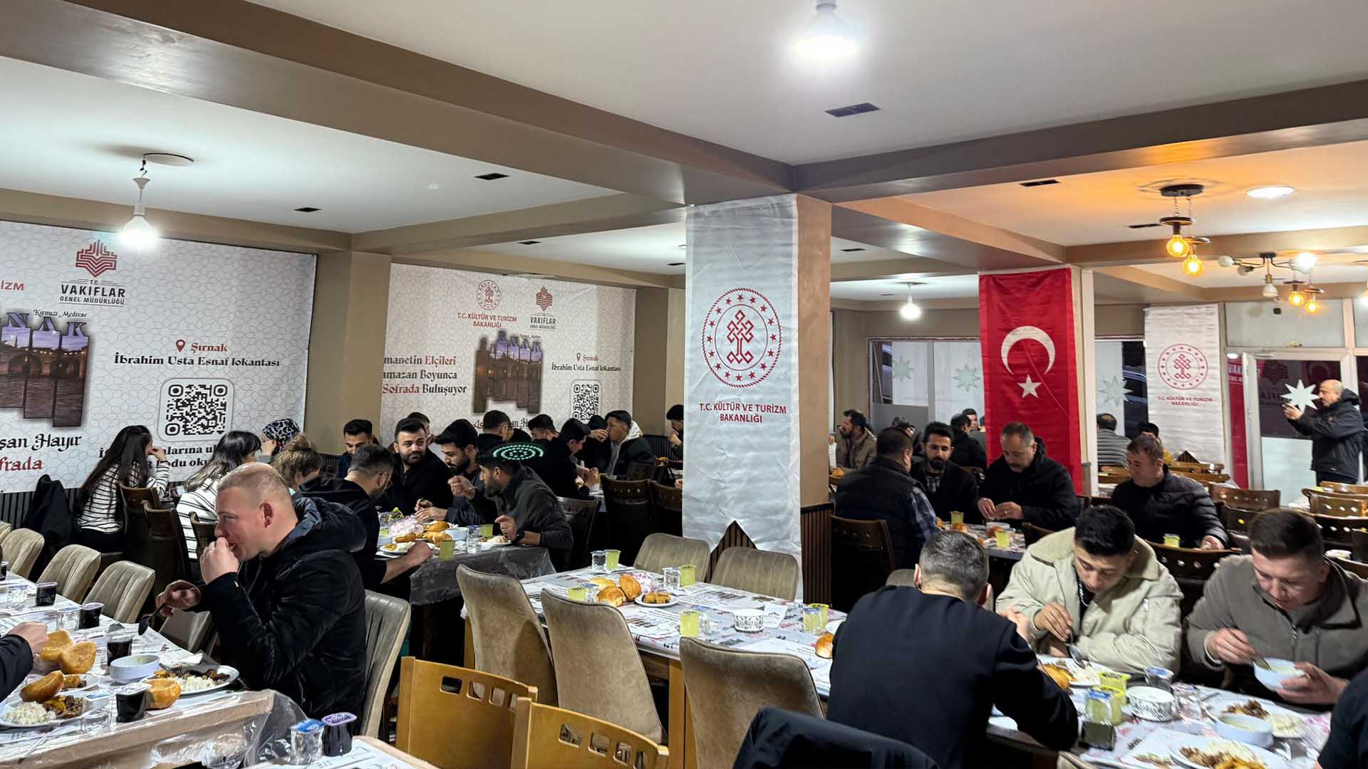 Bitlis Vakıflar Müdürlüğü Ramazan’ın İlk Gününde 7 İlde İftar Sofraları Kurdu 7