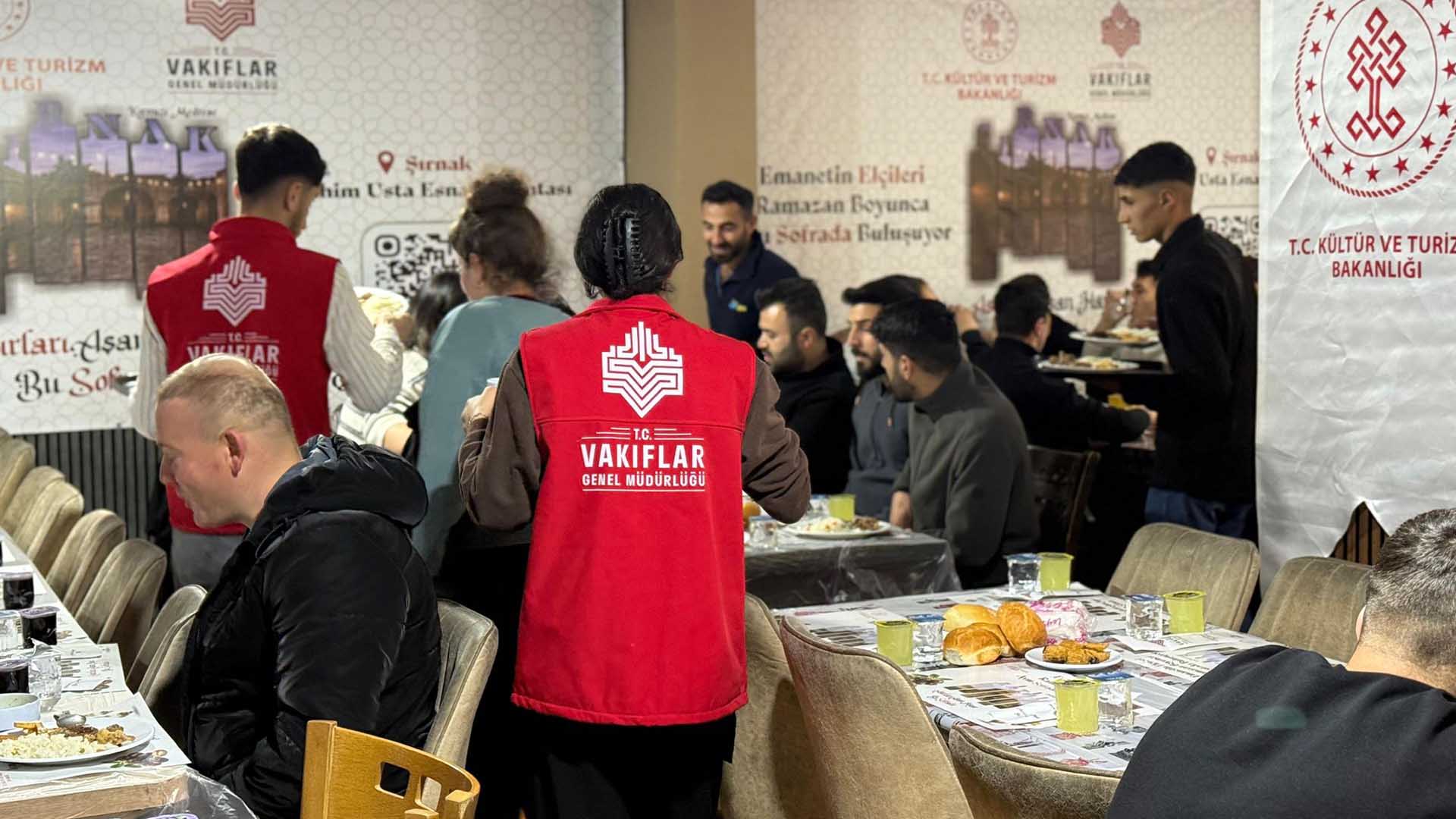 Bitlis Vakıflar Müdürlüğü Ramazan’ın İlk Gününde 7 İlde İftar Sofraları Kurdu 8