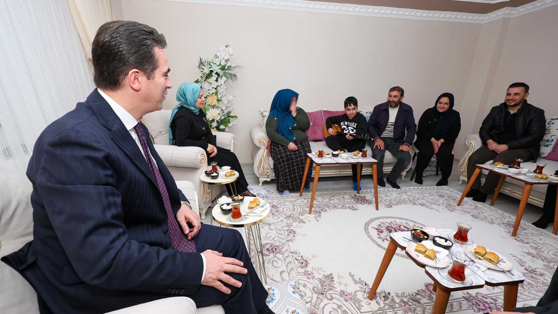 Bitlis Valisi Karakaya’dan Kızılkaya Ailesine Ramazan Ziyareti 2