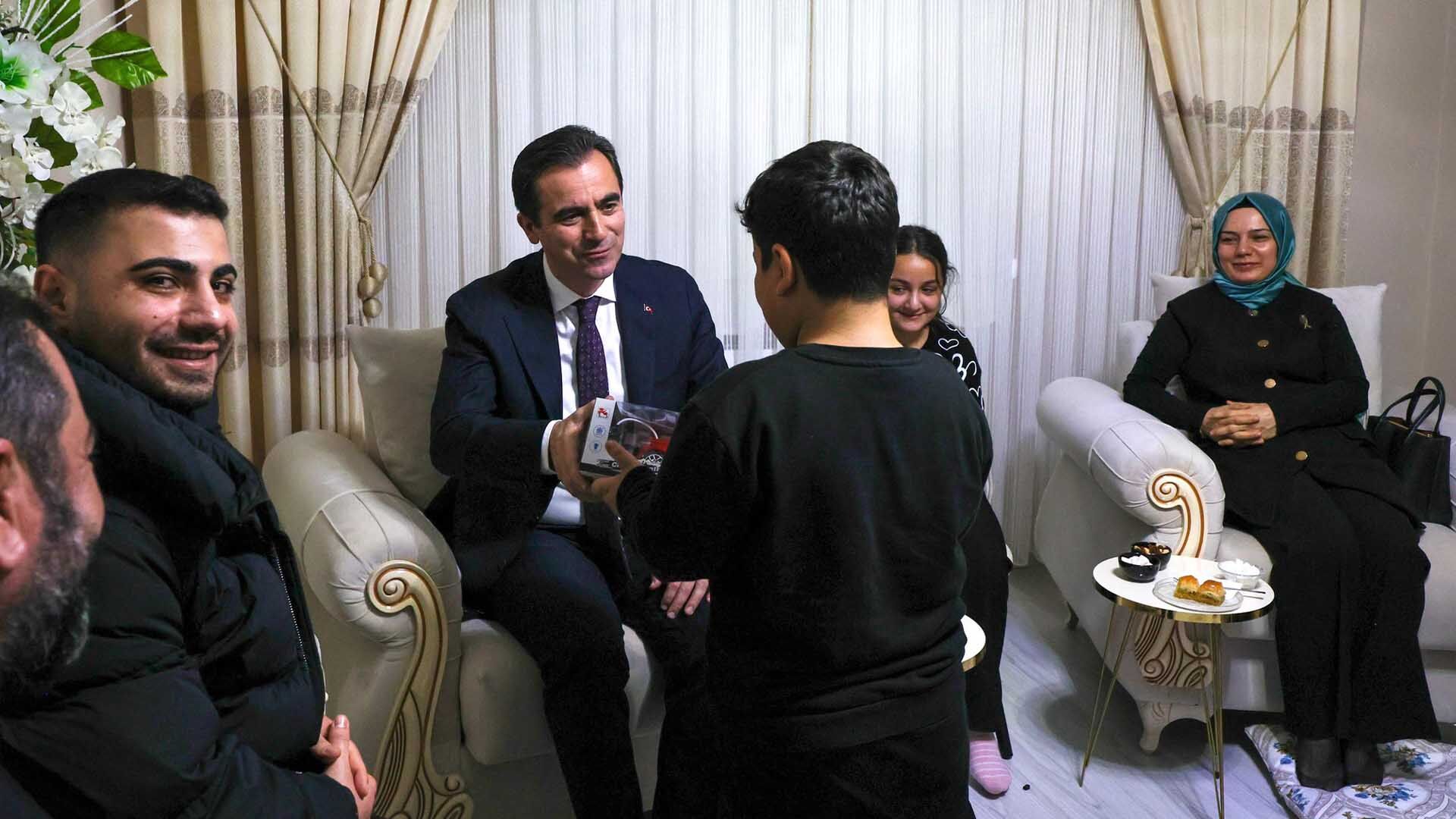 Bitlis Valisi Karakaya’dan Kızılkaya Ailesine Ramazan Ziyareti 3