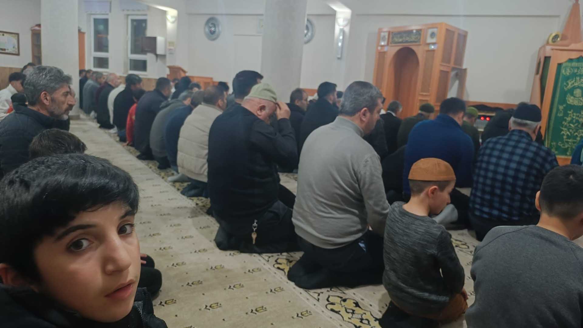 Bitlis’te İlk Teravih Namazı Kılındı 1