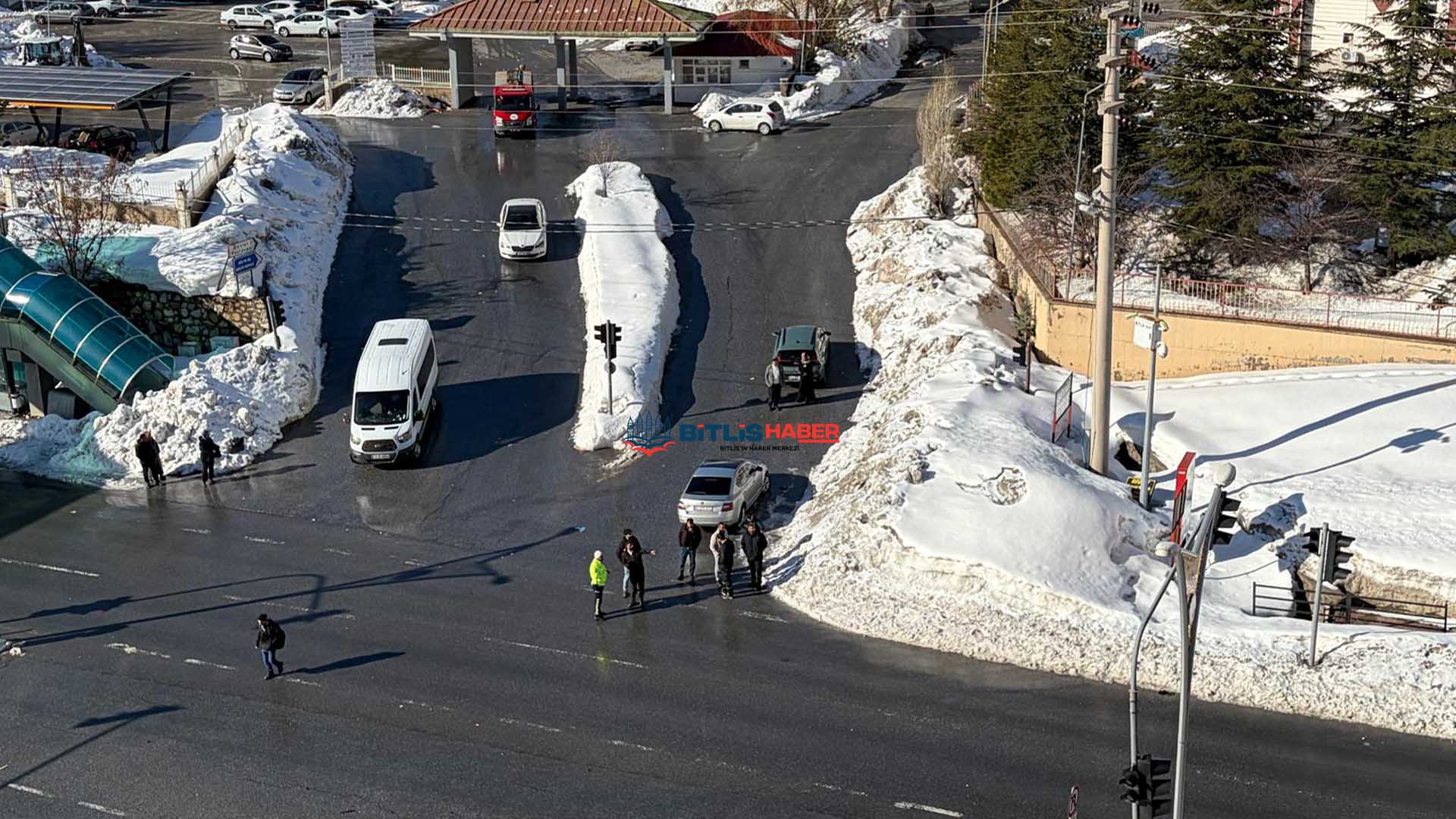 Bitlis'te Polis Araçlarının Karıştığı Peş Peşe Kazalar Meydana Geldi 1