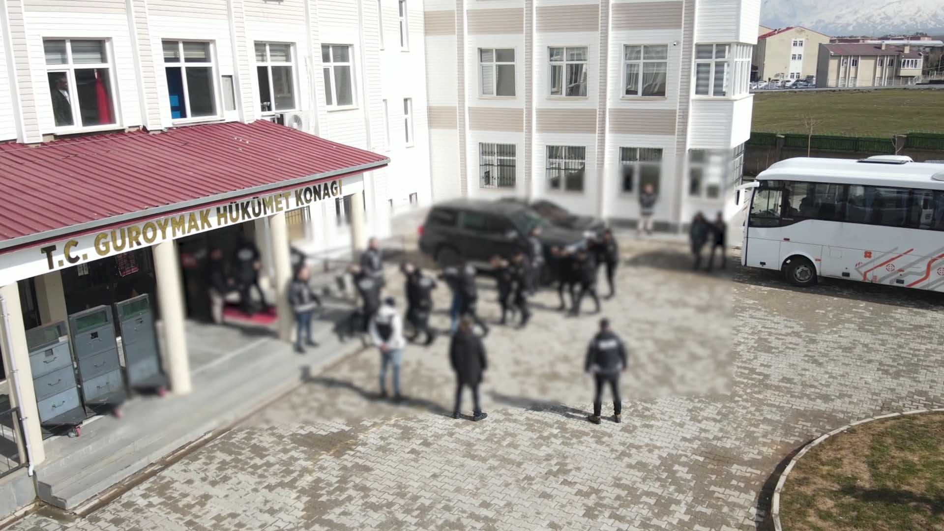 Bitlis’te Tefecilik Şebekesine Eş Zamanlı Operasyon, 22 Kişi Gözaltına Alındı 3