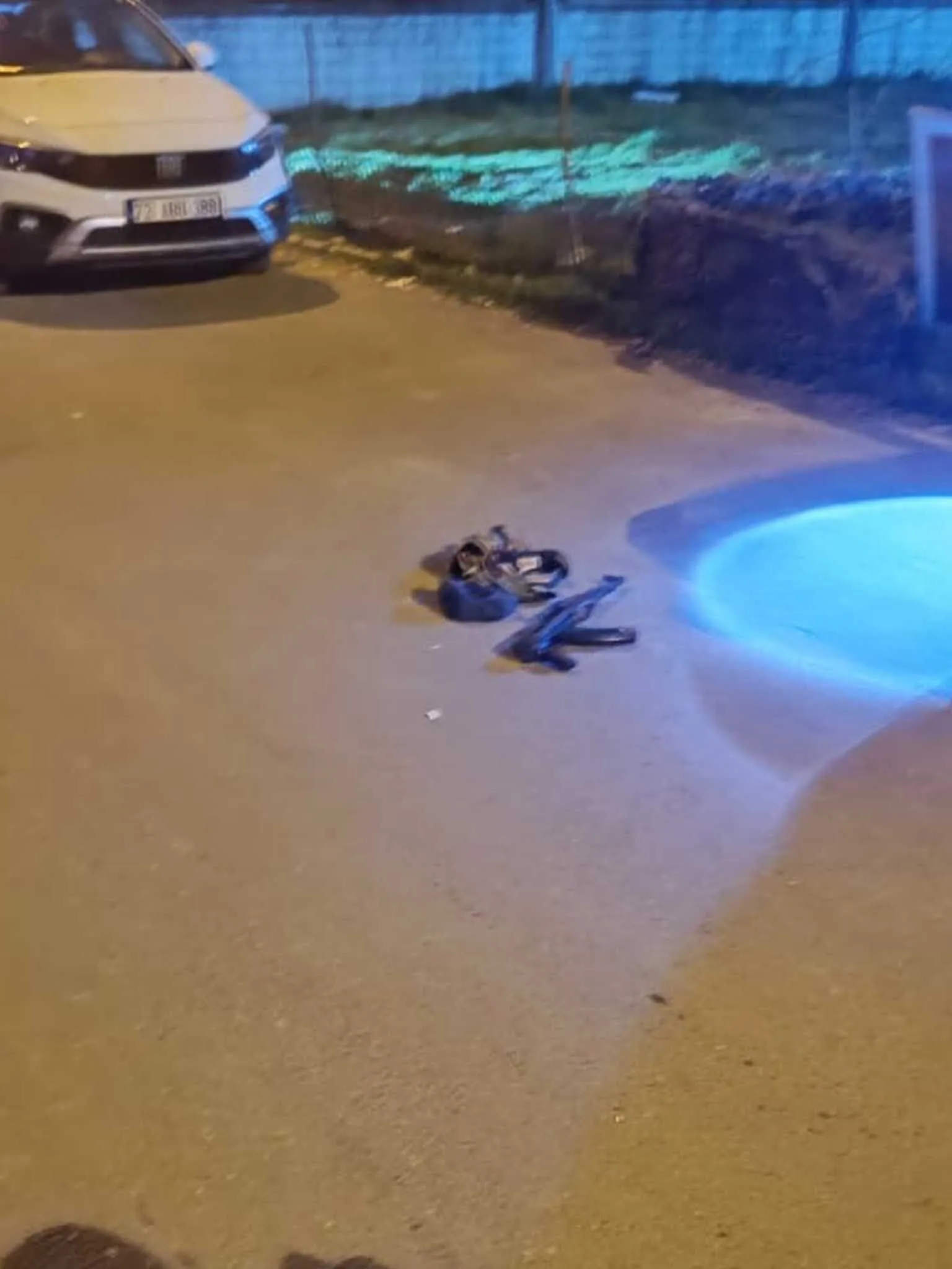 Uzun Namlulu Silahla Cevreye Rastgele Ates Acti 2 Yarali 3