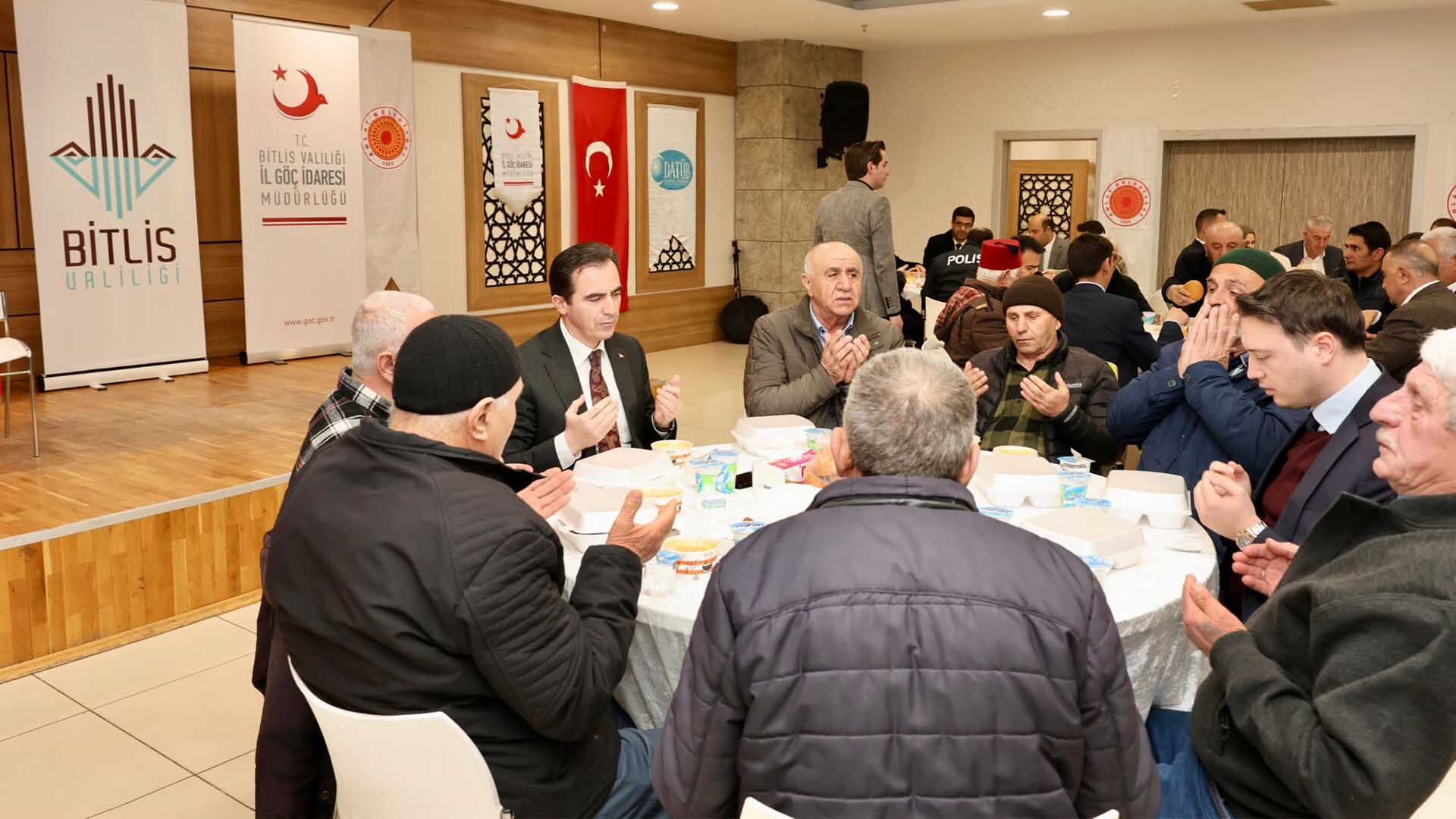 Ahlat'ta Ahıskalı Türk Vatandaşlar İftarda Buluştu 1