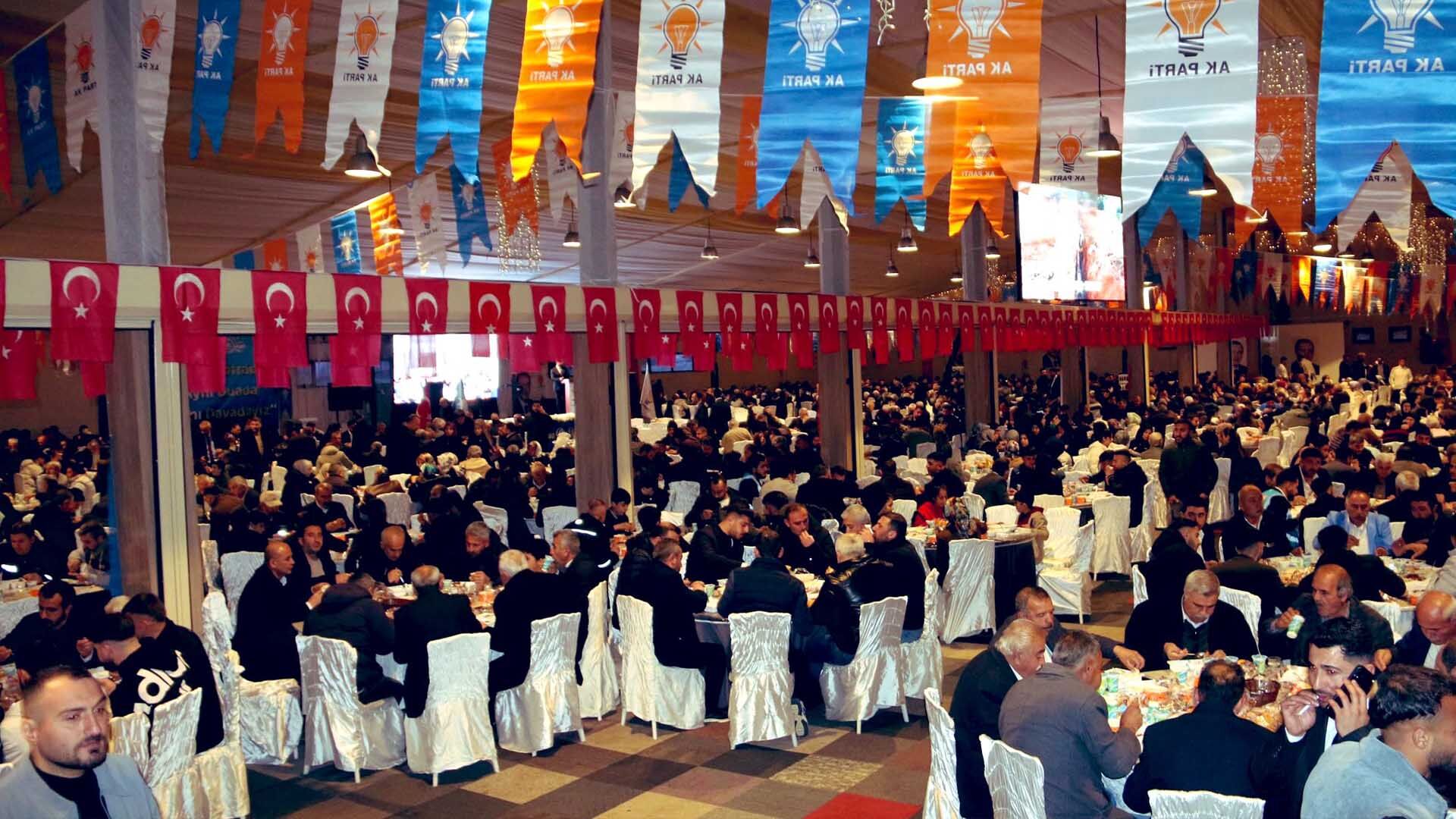 Ak Parti Bitlis Teşkilatı İftar Sofrasında Buluştu 2