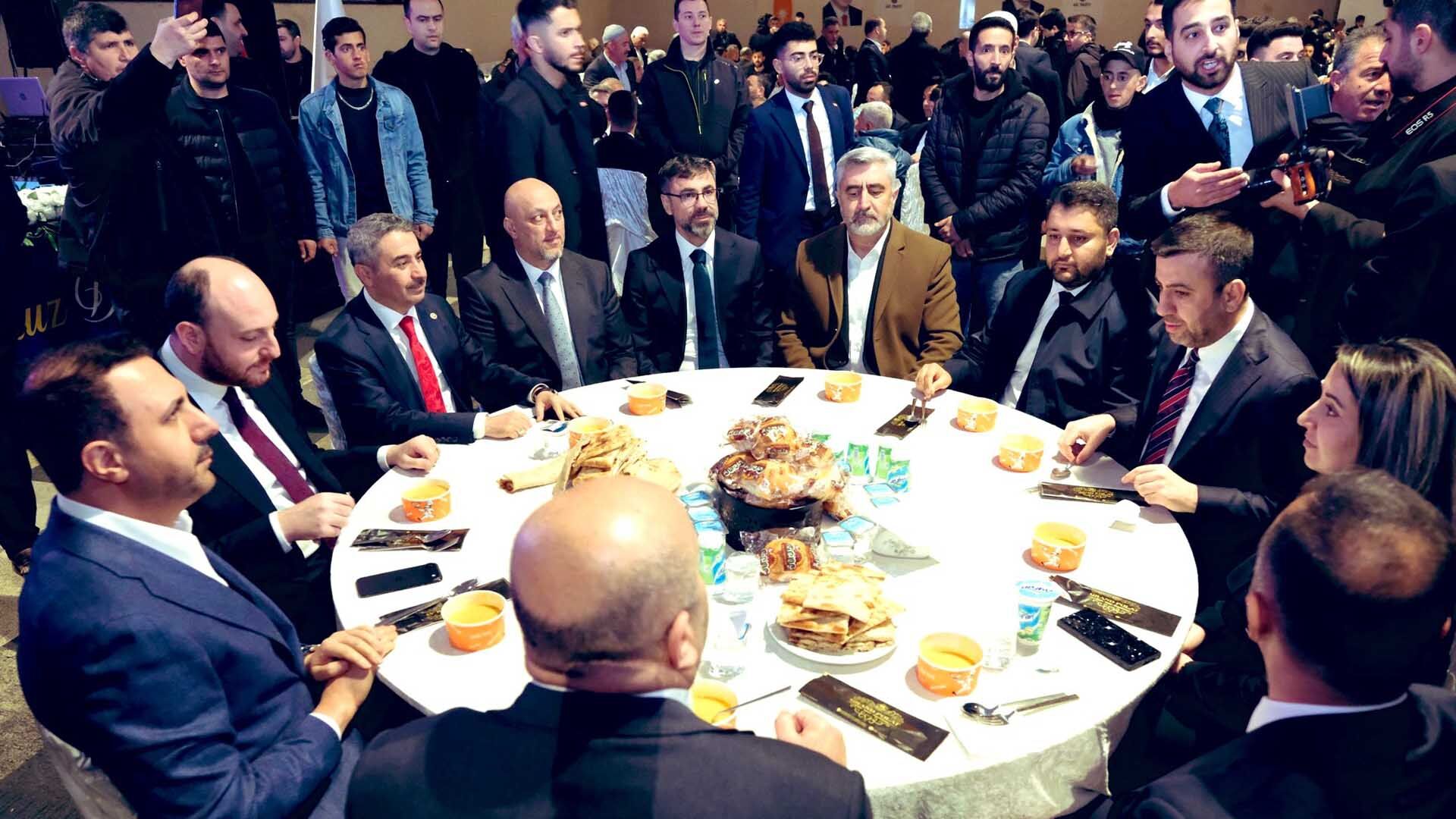 Ak Parti Bitlis Teşkilatı İftar Sofrasında Buluştu 3
