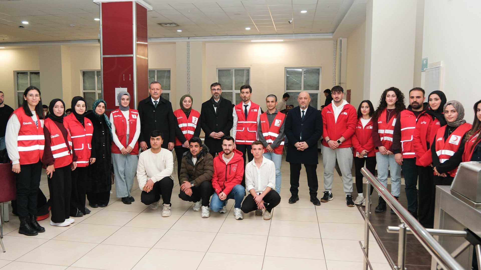 Bitlis Eren Üniversitesi'nde Ramazan Sofrası, Öğrenciler İftarda Buluştu 7