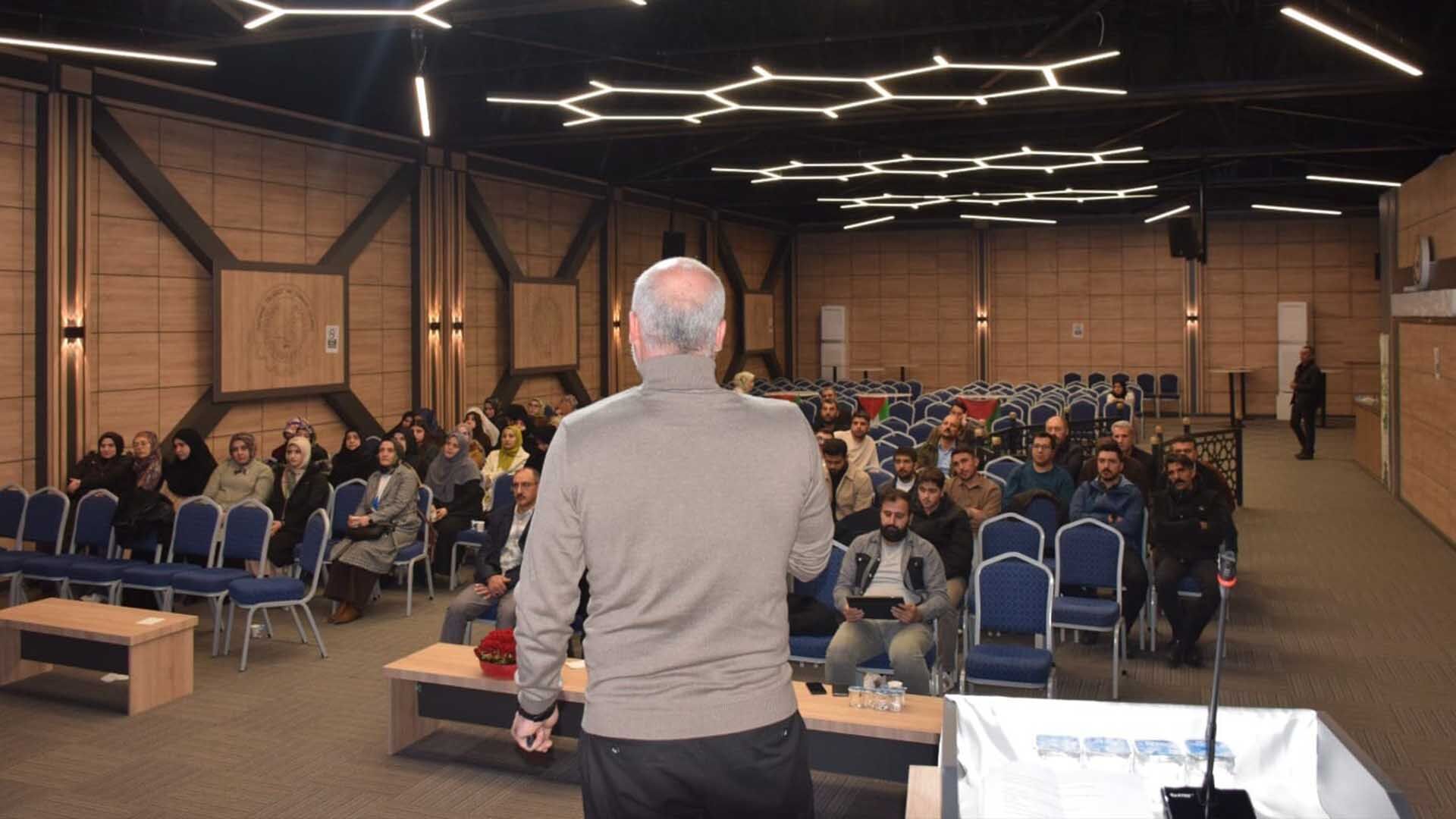 Bitlis İhh’dan Gönüllülere Eğitim Programı