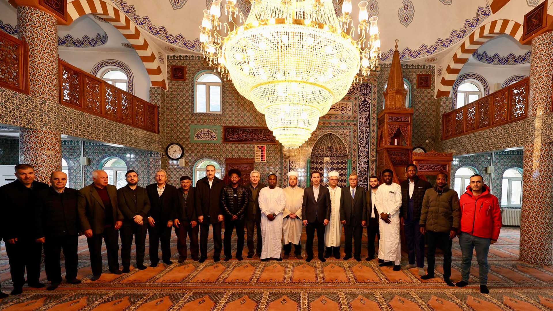 Bitlis Protokolü Bayram Namazında Buluştu 1