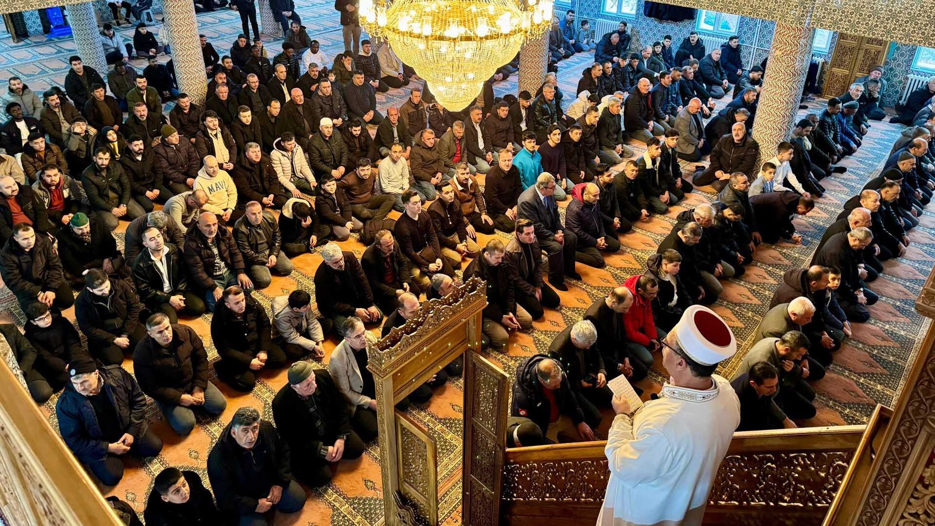 Bitlis Protokolü Bayram Namazında Buluştu 3