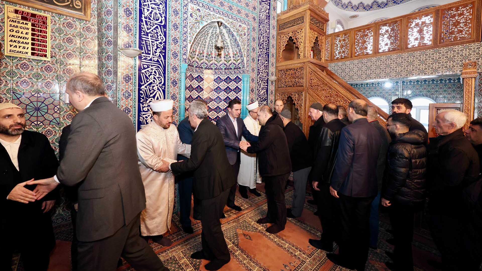 Bitlis Protokolü Bayram Namazında Buluştu