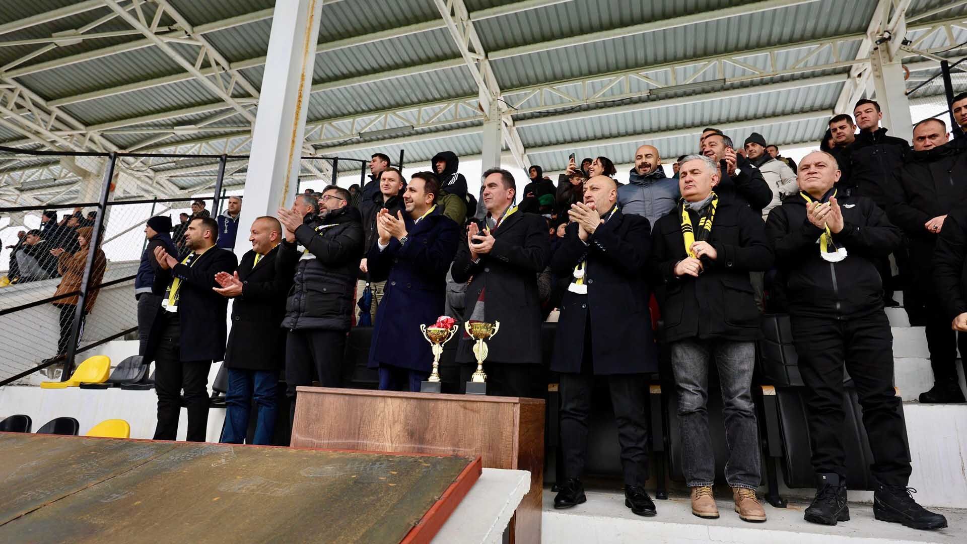 Bitlis Spor’a Protokolden Destek 1