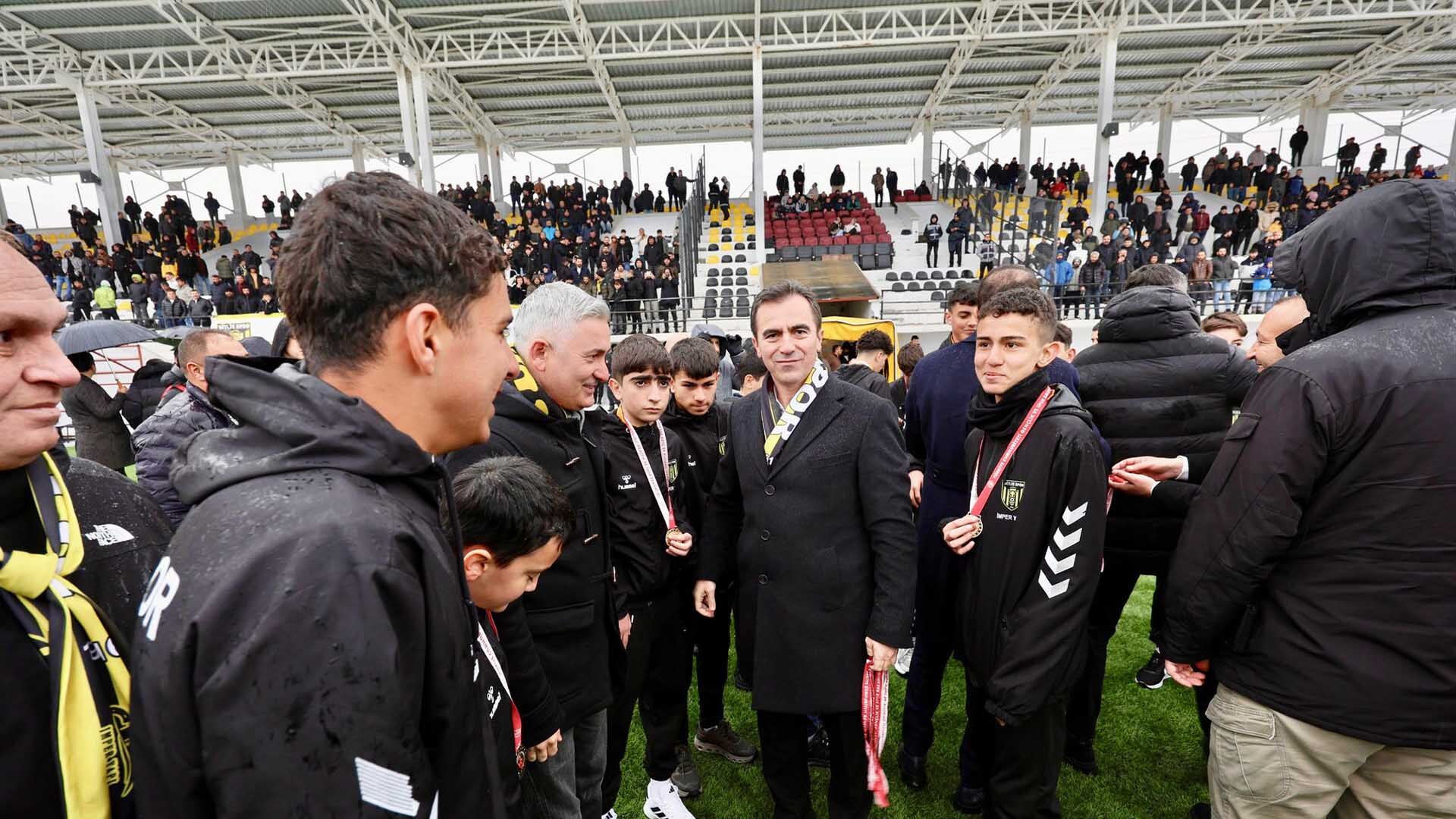 Bitlis Spor’a Protokolden Destek 3