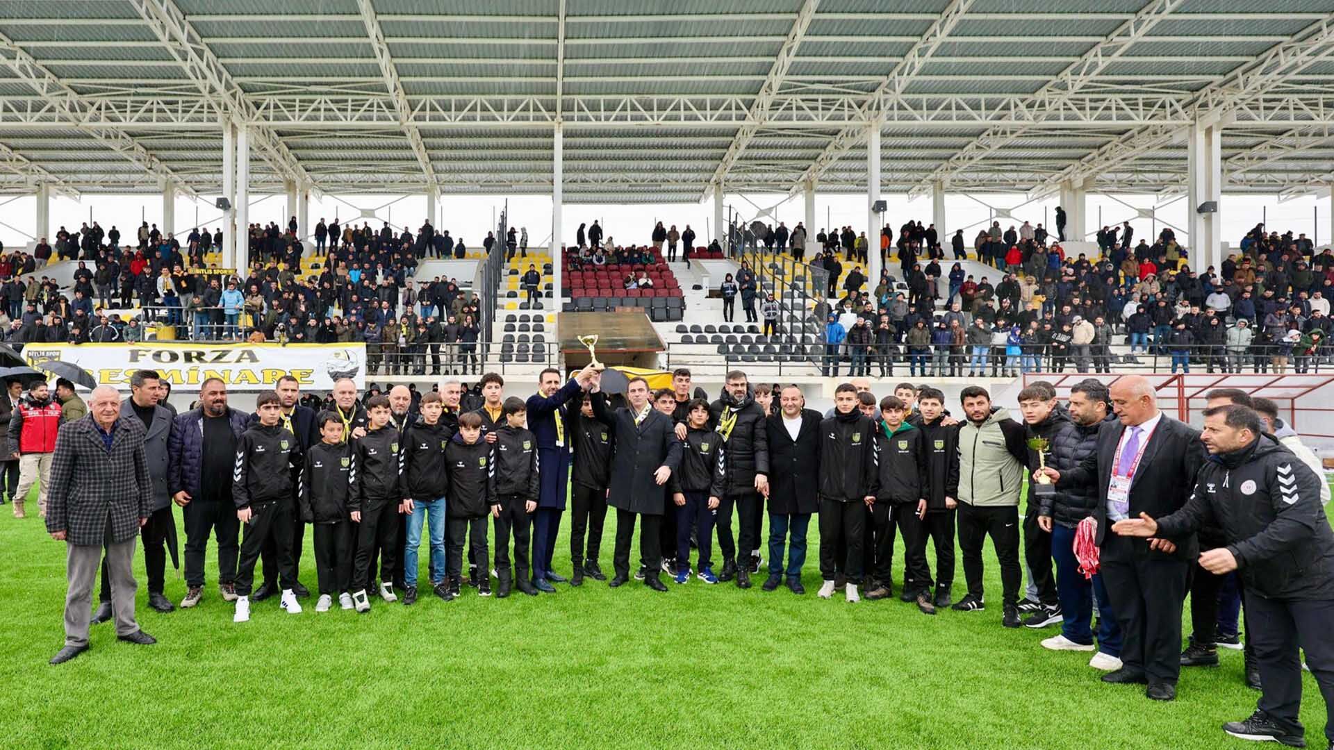 Bitlis Spor’a Protokolden Destek