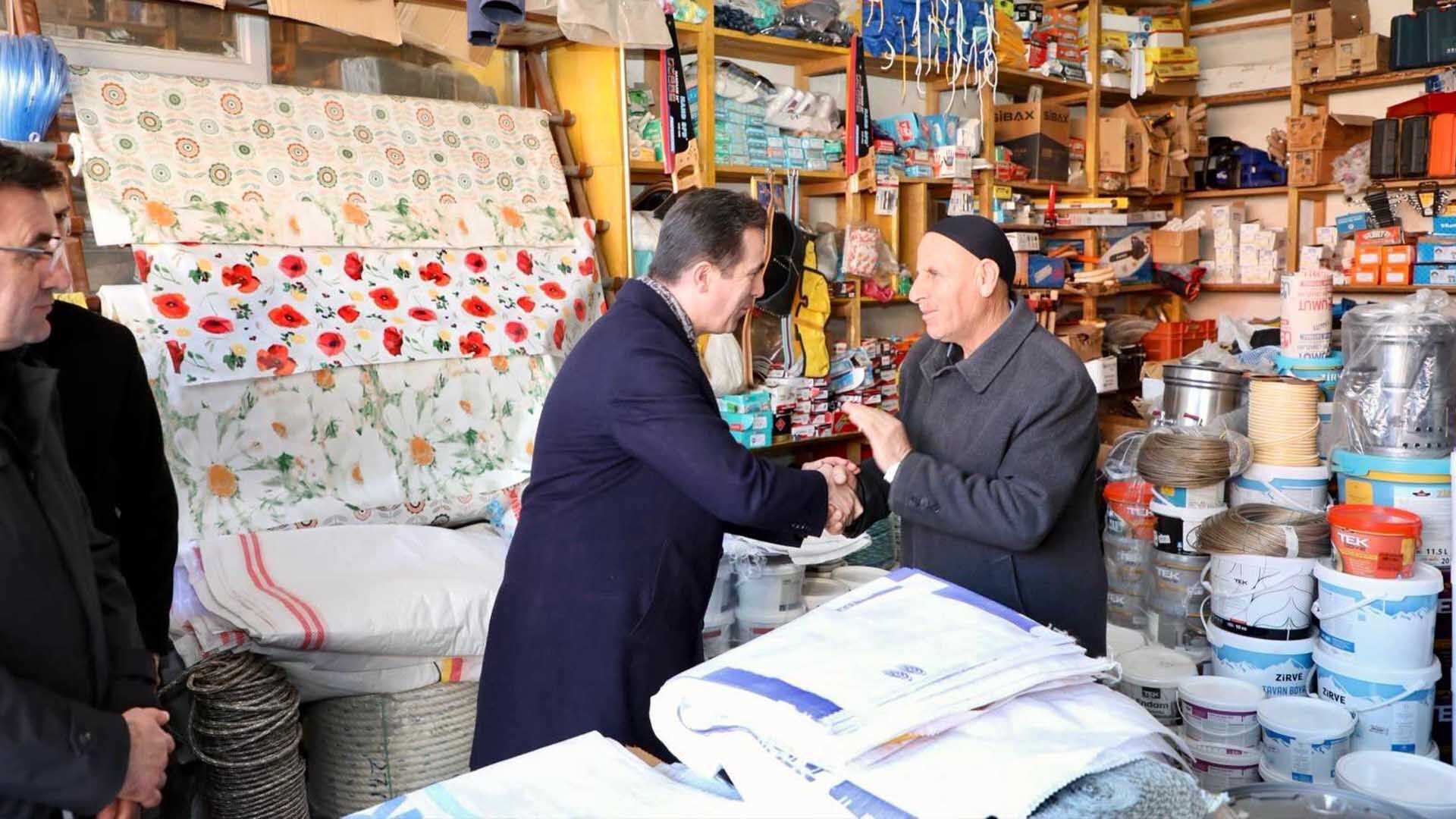 Bitlis Valisi Karakaya Ahlat’ta Esnafla Buluştu 1