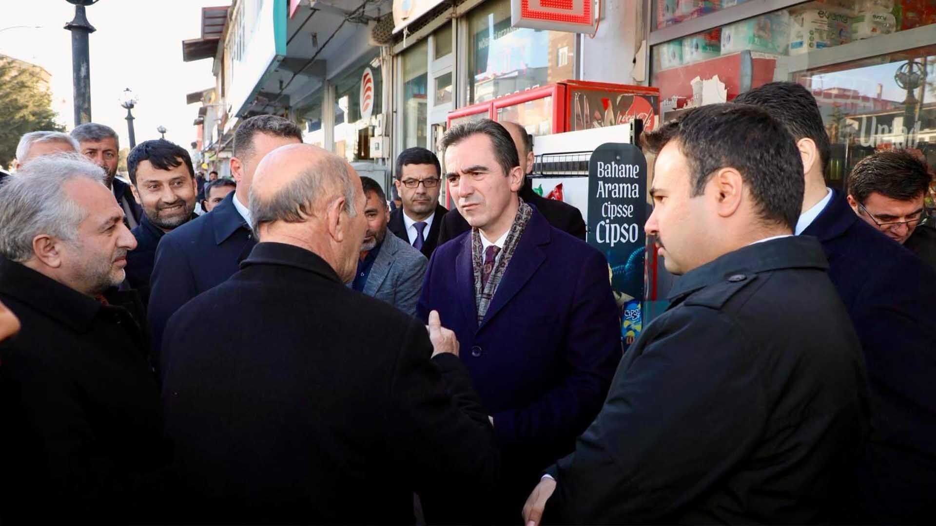 Bitlis Valisi Karakaya Ahlat’ta Esnafla Buluştu 5