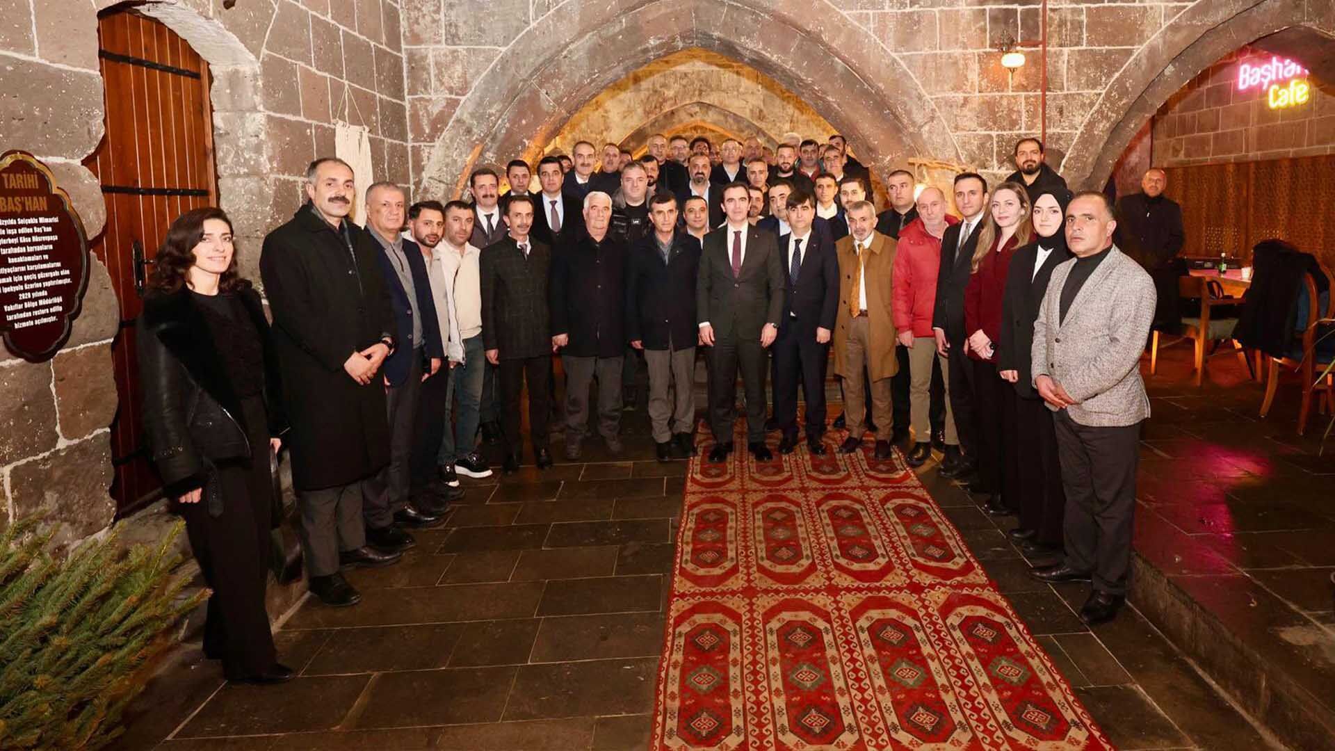 Bitlis Valisi Karakaya, Osb’de Sanayici Ve İş İnsanlarıyla İftarda Buluştu 4