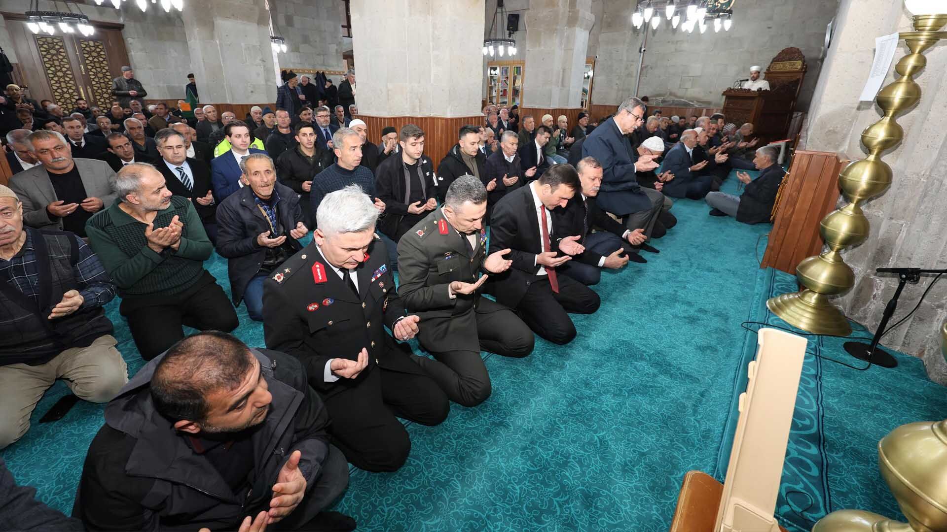 Bitlis’te 18 Mart Şehitleri Anma Günü Tören Ve Mevlid Programı Düzenlendi 3