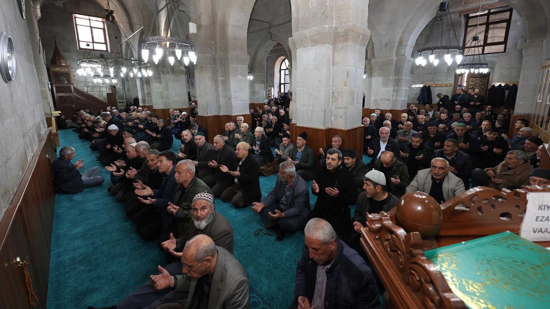 Bitlis’te 18 Mart Şehitleri Anma Günü Tören Ve Mevlid Programı Düzenlendi