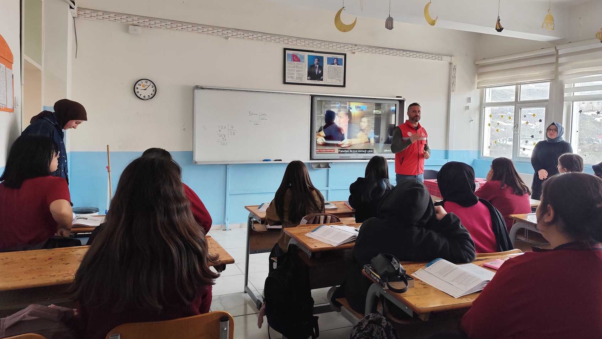 Bitlis’te Deneyap Teknoloji Atölyesi Tanıtımları Sürüyor 1