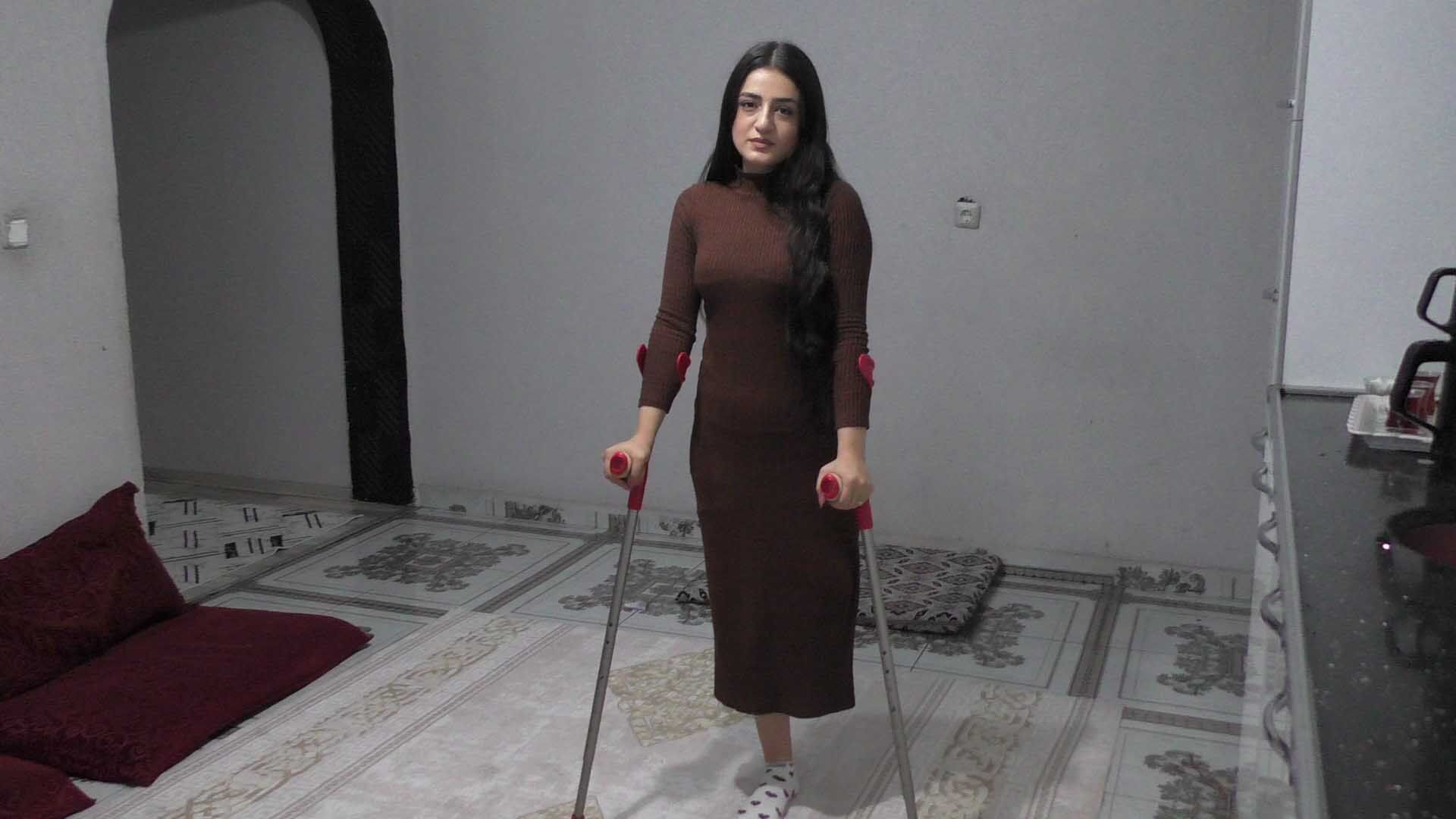 Bitlis'te Genç Şevin, Iki Kez Kanseri Yendi, Şimdi Hayaline Yürümek Istiyor 1-1