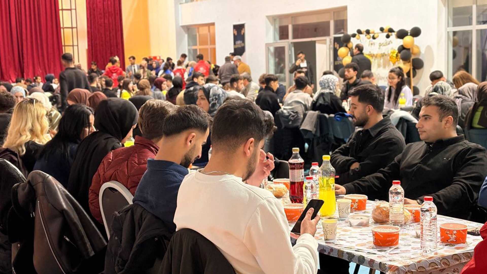 Bitlis’te Gençler İftar Programında Buluştu 3