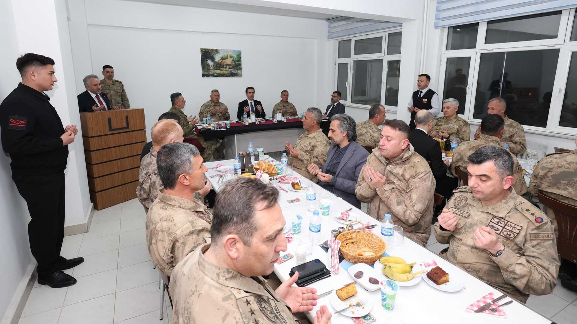 Bitlis’te Güvenlik Korucularına İftar Buluşması 2