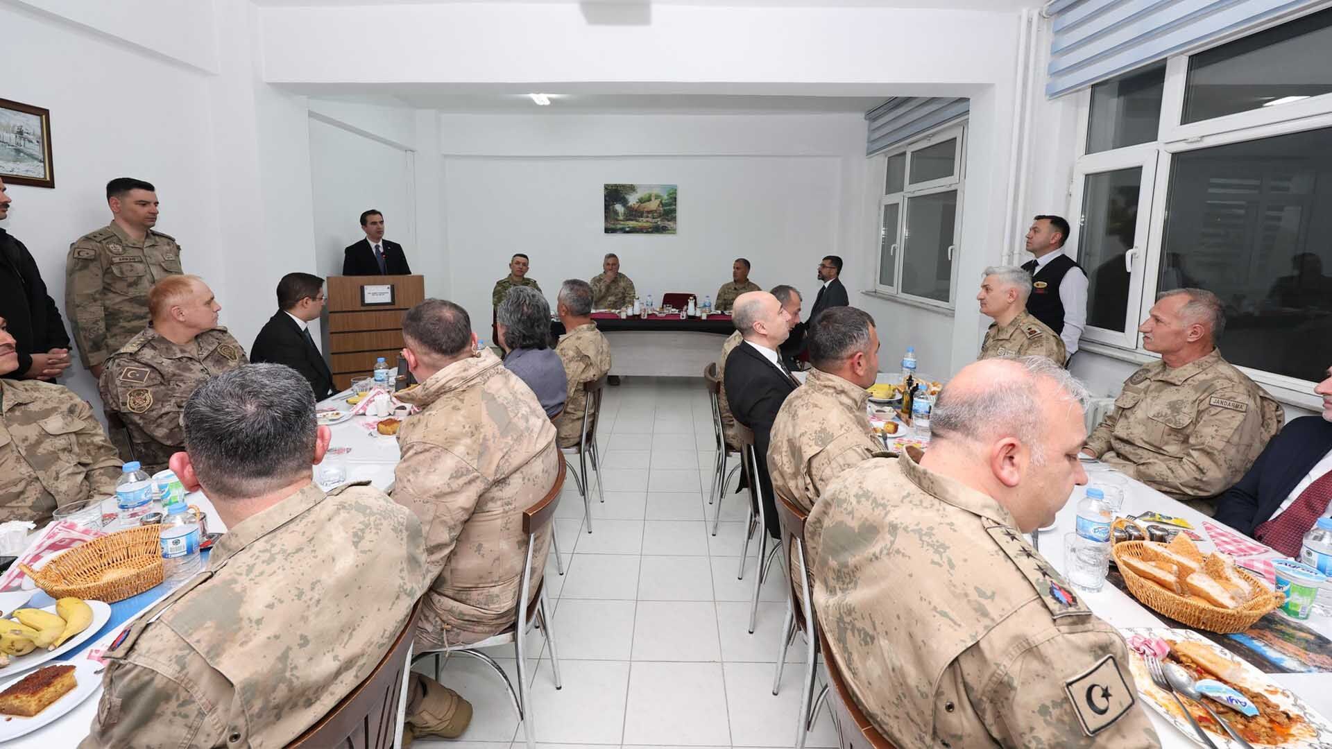 Bitlis’te Güvenlik Korucularına İftar Buluşması