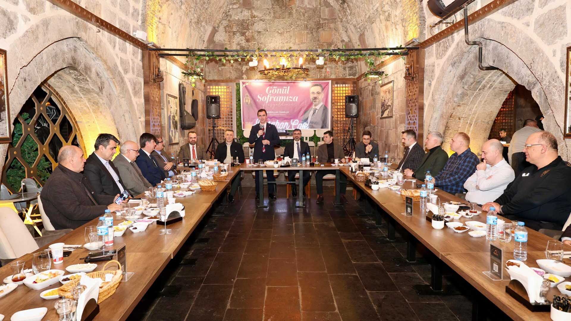 Bitlis’te Protokol İftar Sofrasında Buluştu 3
