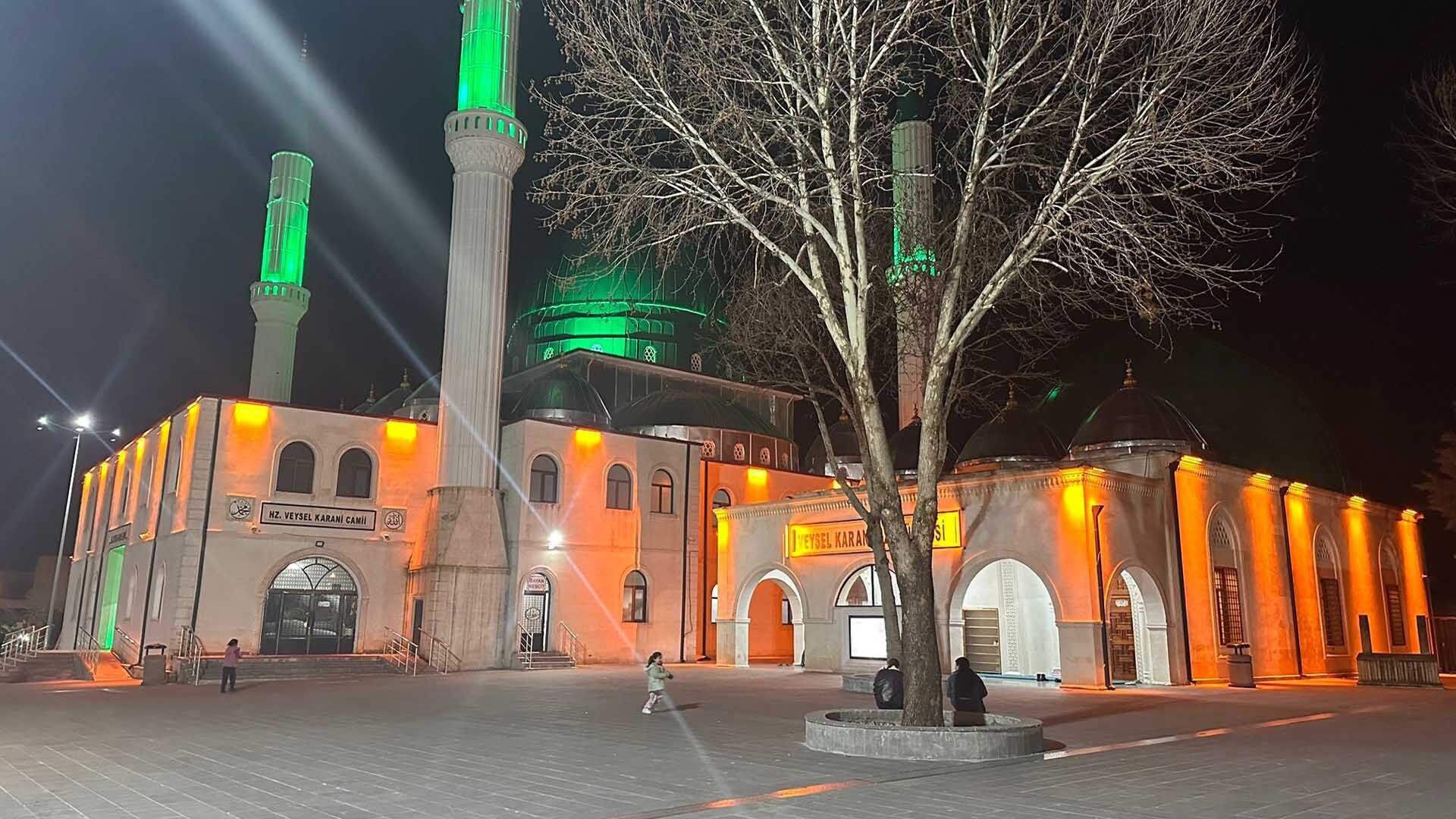 Bitlis'te Ramazan’da Veysel Karani Türbesi’ne Yoğun İlgi