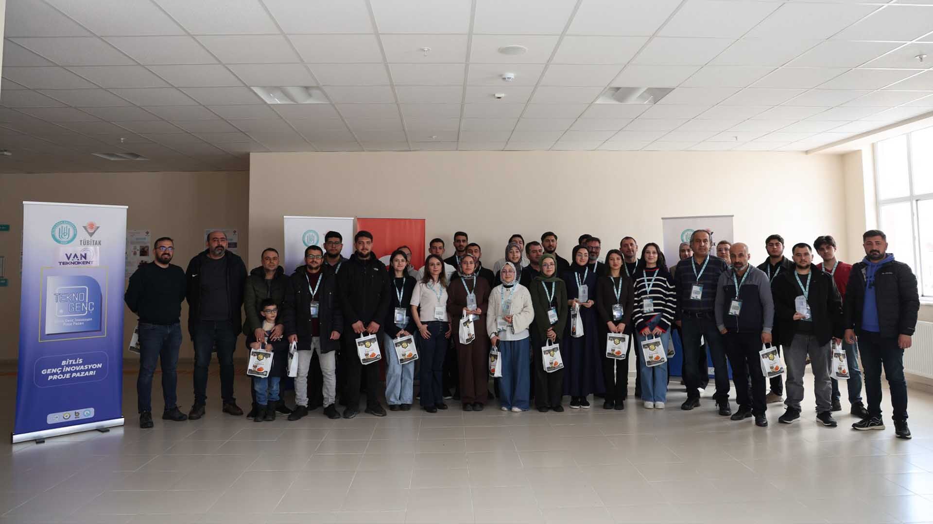 Bitlis’te “Tekno Genç” Heyecanı, İnovatif Projeler Yarıştı 3