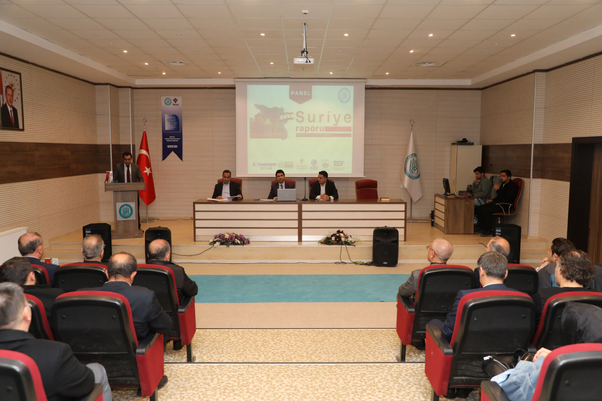 H1Thn908C7535 A13A 4E7E A353 31E0D218E02A