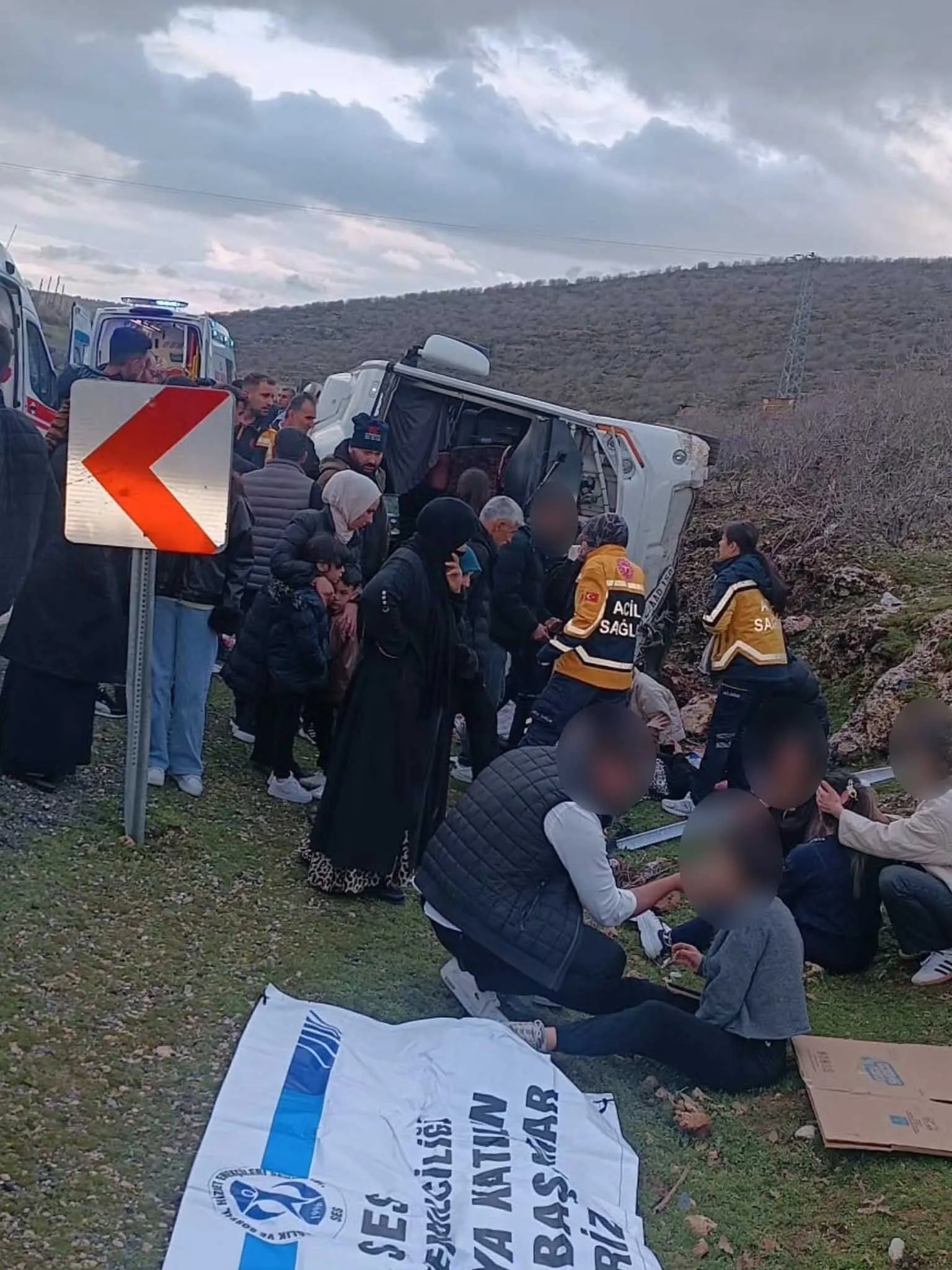 Mardinde Yolcu Otobusu Devrildi 21 Yarali 3