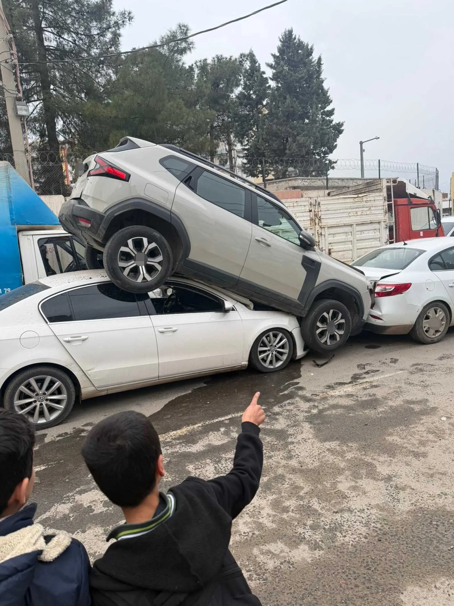 Mardinde Zincirleme Trafik Kaza Araclar Ust Uste Bindi 1