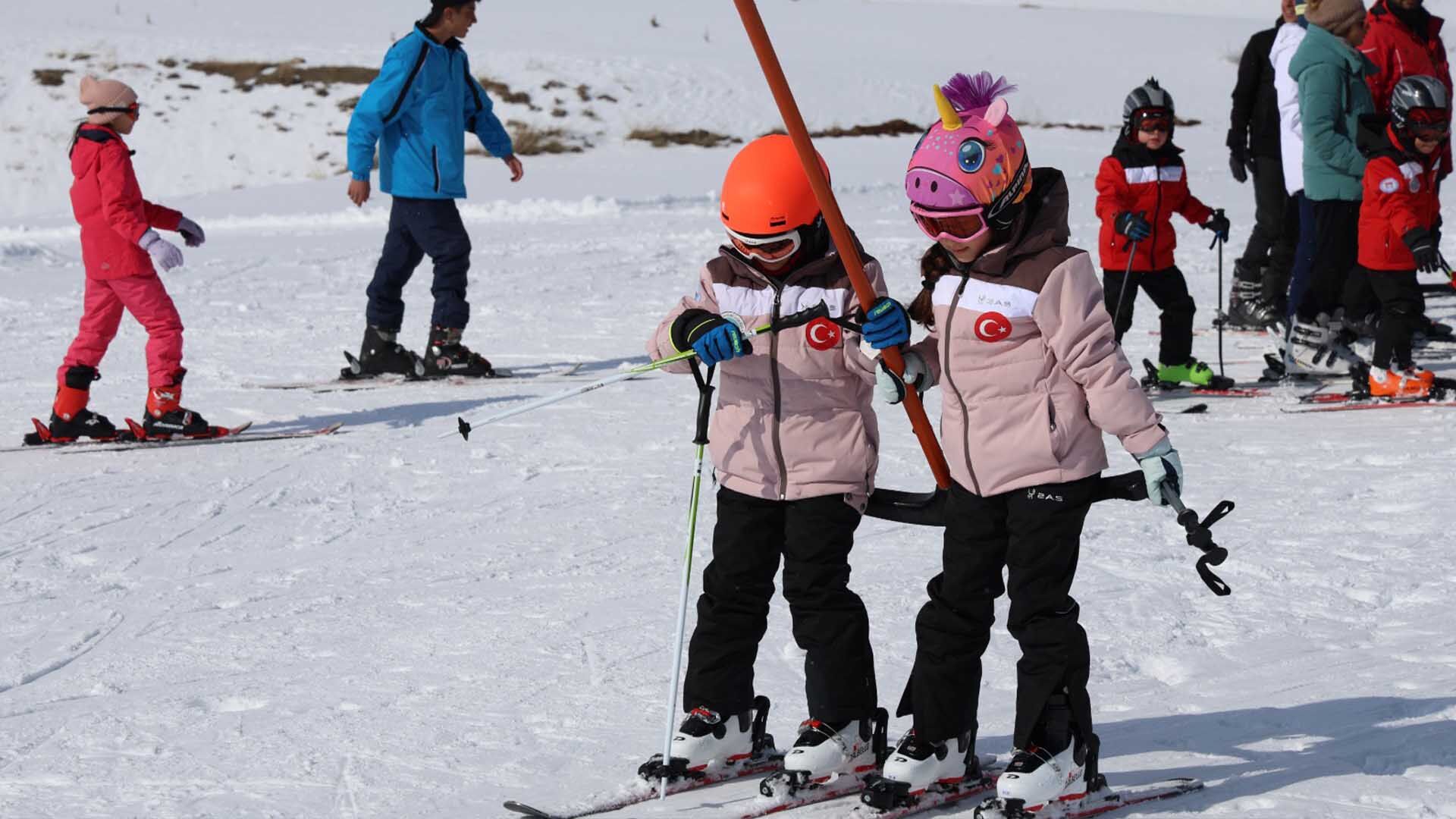 Rektör Elmastaş’tan Kayak Altyapı Antrenmanlarına Ziyaret 2