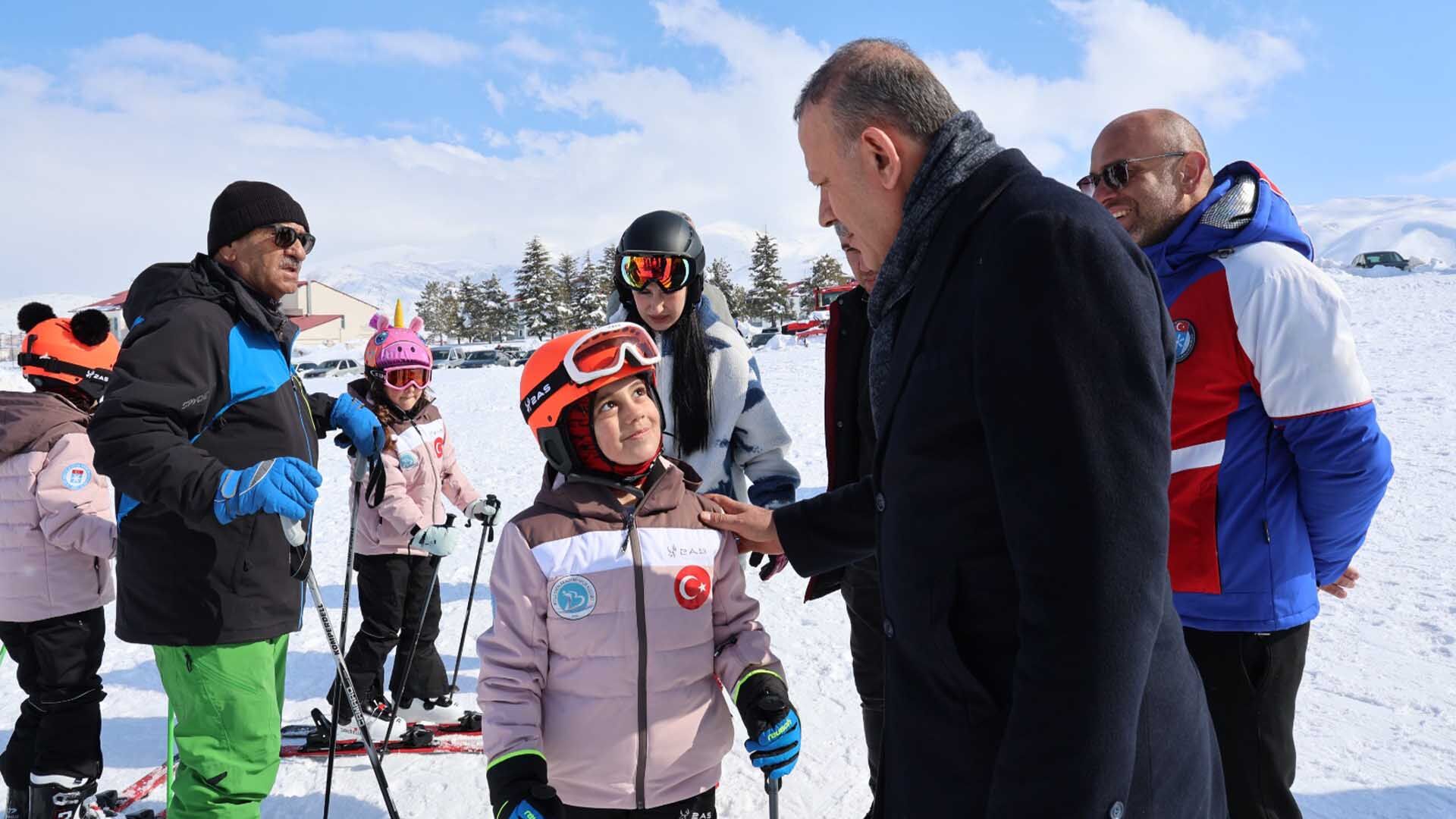 Rektör Elmastaş’tan Kayak Altyapı Antrenmanlarına Ziyaret 3
